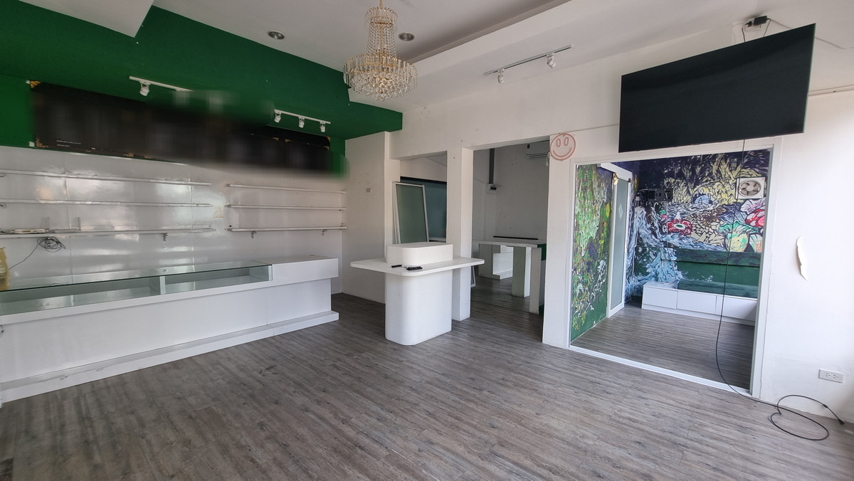 For RentRetail SpaceSukhumvit, Asoke, Thonglor : Shop for rent in Thonglor, suitable for a Japanese bar. Accepting all legal businesses