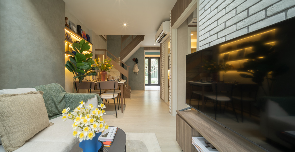 For SaleCondoPathum Thani,Rangsit, Thammasat : 🌟 Best value! Duplex with high ceiling! Large unit near the train station! 🚇📞: 065-626-5636