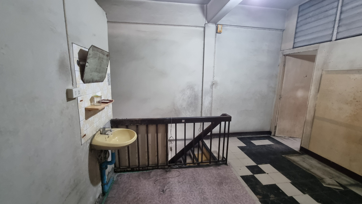 ให้เช่าอาคารพาณิชย์สุขุมวิท อโศก ทองหล่อ : ให้เช่าอาคารพาณิชย์ เอกมัย 4 ชั้น อาคารพาณิชย์ทำเลเอกมัย เหมาะสำหรับทำออฟฟิศ ร้านค้า หรือธุรกิจบริการ