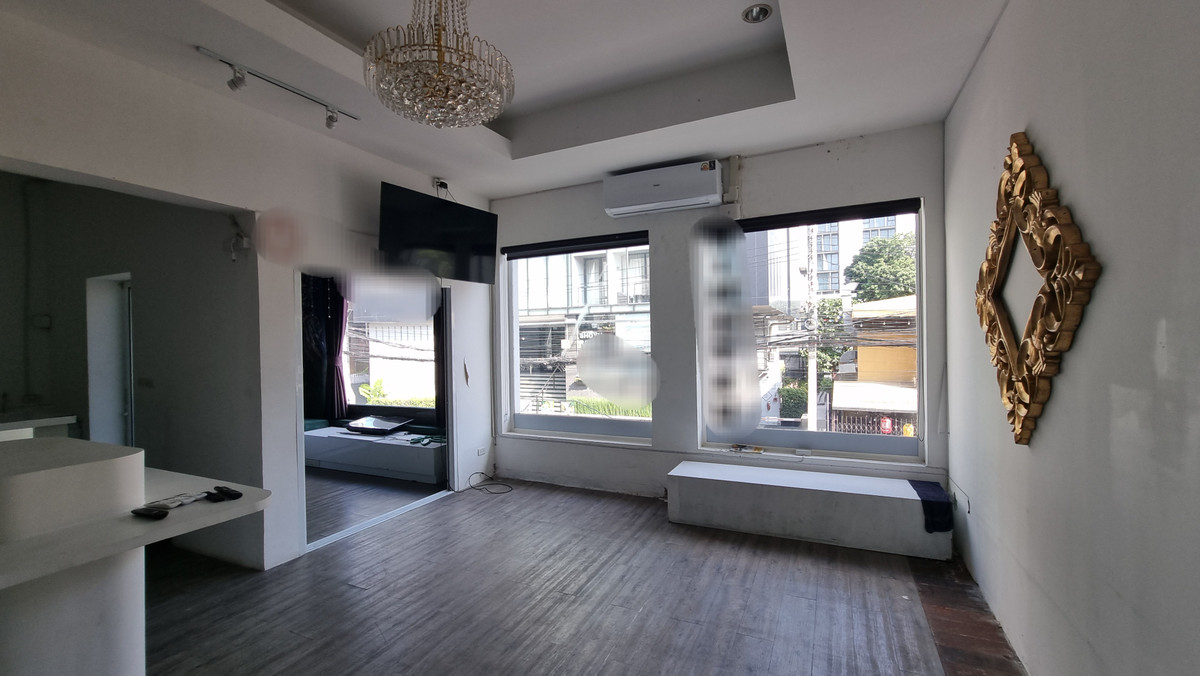 For RentRetail SpaceSukhumvit, Asoke, Thonglor : Shop for rent in Thonglor, suitable for a Japanese bar. Accepting all legal businesses