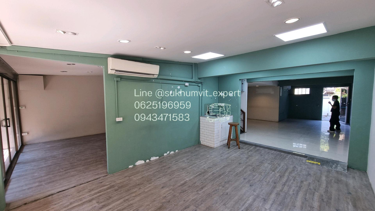 For RentRetail SpaceSukhumvit, Asoke, Thonglor : Shop for rent, Thonglor, no parking. Suitable for businesses that do not use loud noises and are quiet.