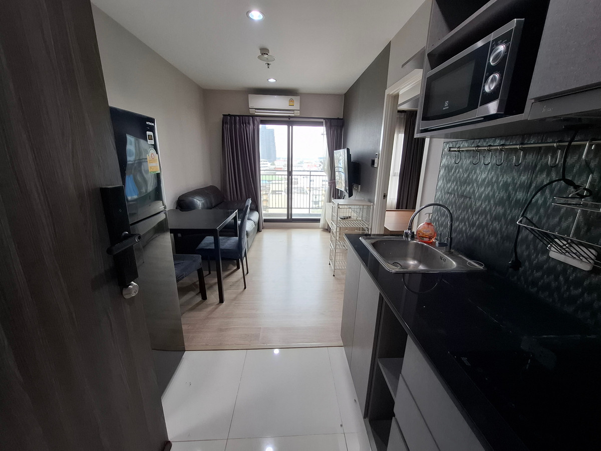 ให้เช่าคอนโดปิ่นเกล้า จรัญสนิทวงศ์ : ฟินกับทีวีจอโค้ง 49 นิ้ว แบบ ดูมุมไหนก็ได้ที่คอนโด Thana Astoria Pinklao