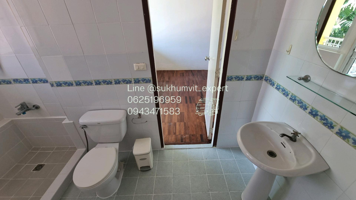 For RentRetail SpaceSukhumvit, Asoke, Thonglor : Shop for rent, Thonglor, no parking. Suitable for businesses that do not use loud noises and are quiet.