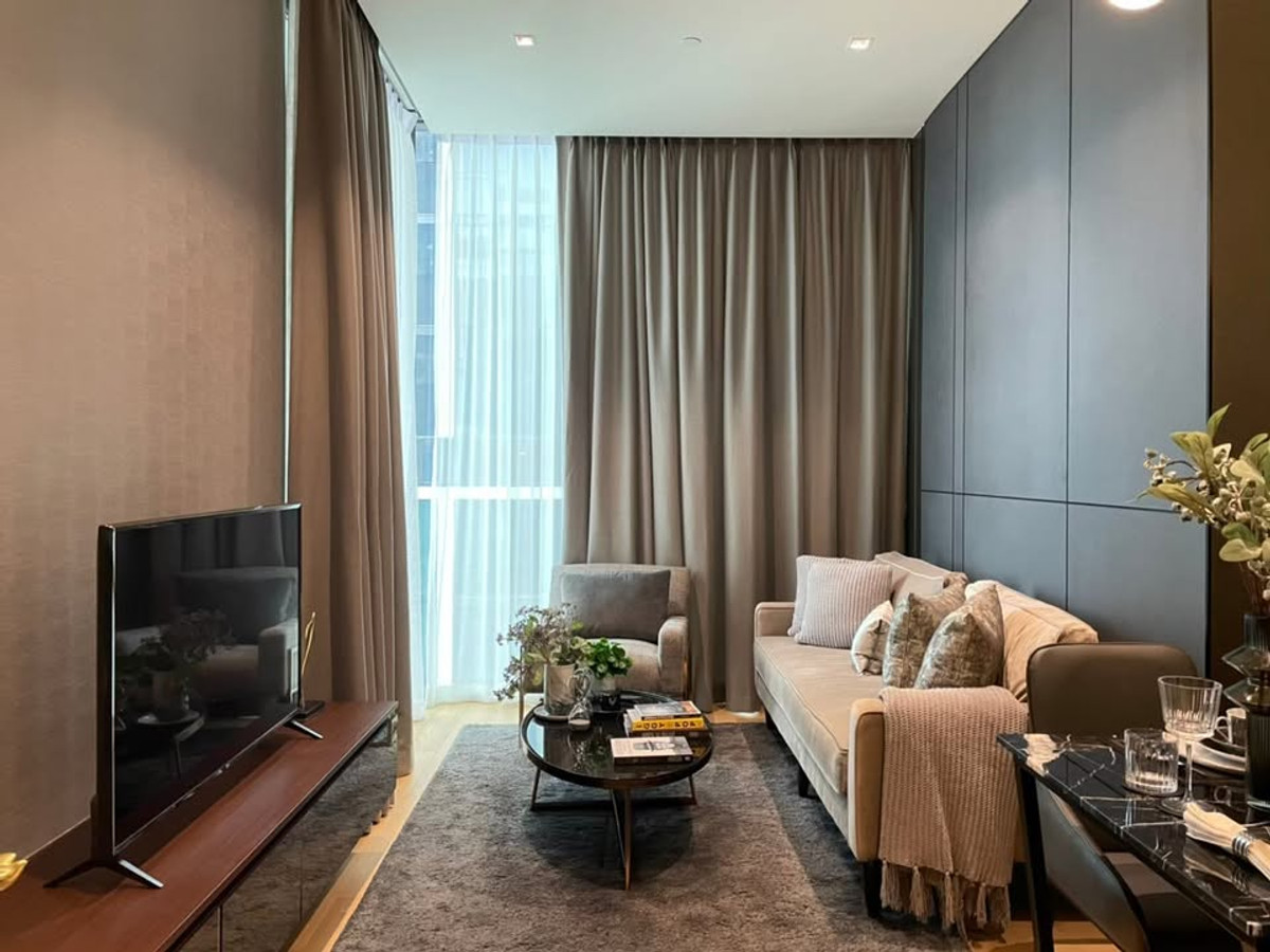 ให้เช่าคอนโดวิทยุ ชิดลม หลังสวน : +++เช่าด่วน ห้องสวย!! 28 Chidlom** 1 ห้องนอน 1 ห้องน้ำ ขนาด 47.30 ตรม. แต่งครบพร้อมอยู่+++