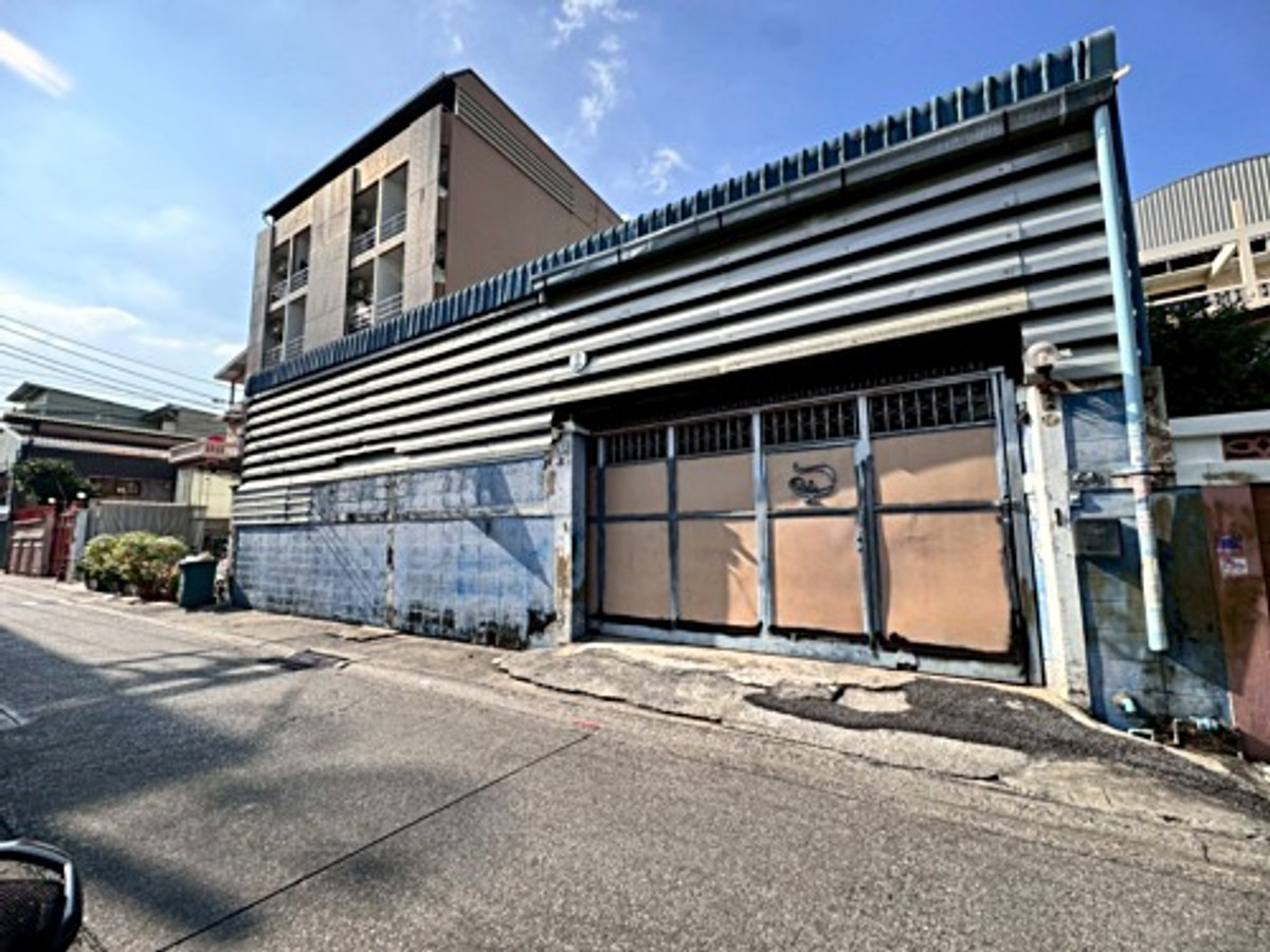 For RentWarehouseRama3 (Riverside),Satupadit : Warehouse for rent, Soi Sathu Pradit 16, good location near business areas. Convenient entry and exit (N.1942)