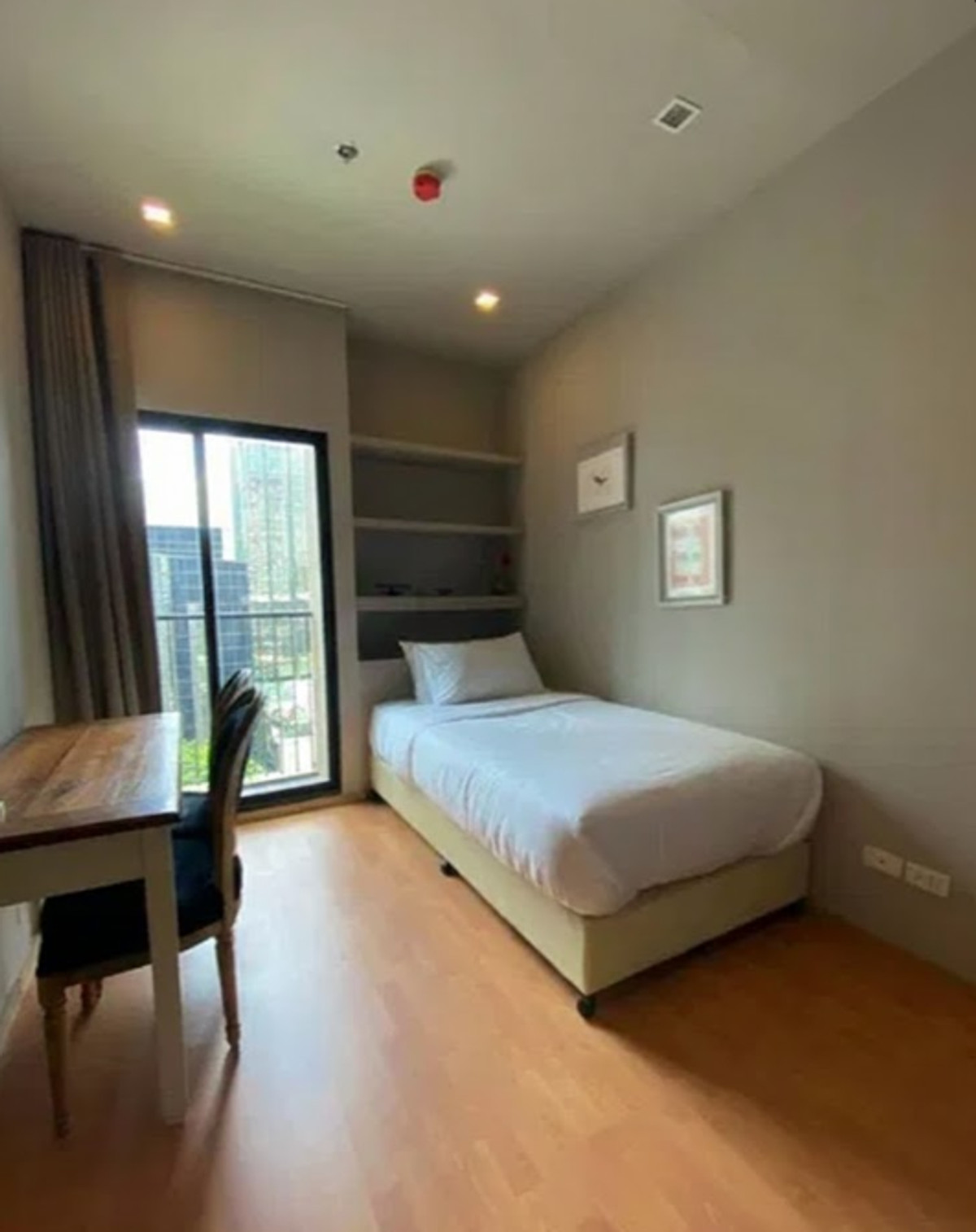 ให้เช่าคอนโดราชเทวี พญาไท : Noble Revent 66 sq.m. Please add LINE ID @806qphgn o8415o5483 