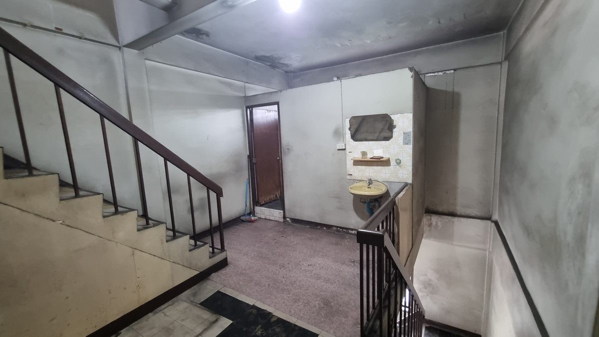 ให้เช่าอาคารพาณิชย์สุขุมวิท อโศก ทองหล่อ : ให้เช่าอาคารพาณิชย์ เอกมัย 4 ชั้น อาคารพาณิชย์ทำเลเอกมัย เหมาะสำหรับทำออฟฟิศ ร้านค้า หรือธุรกิจบริการ