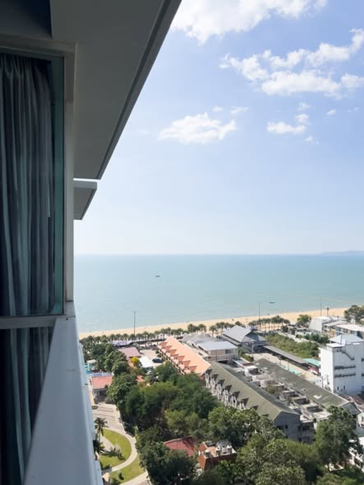 ให้เช่าคอนโดพัทยา บางแสน ชลบุรี สัตหีบ : ให้เช่า ลุมพินี พาร์คบีช จอมเทียน 2 ห้องนอน วิวทะเล