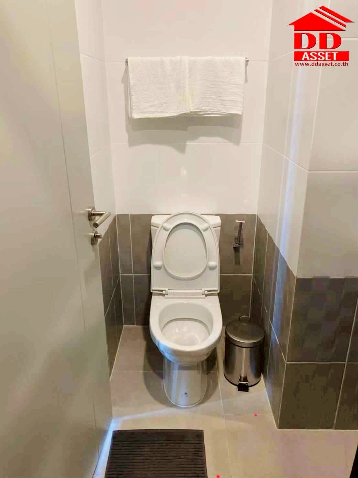 For RentCondoSukhumvit, Asoke, Thonglor : For rent condo XT Ekkamai Sukhumvit63 BTS Ekkamai Code : C8383