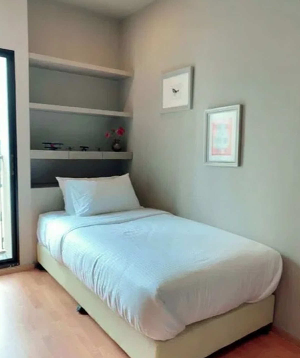 For RentCondoRatchathewi,Phayathai : Noble Revent 66 sq.m. Please add LINE ID @806qphgn o8415o5483 