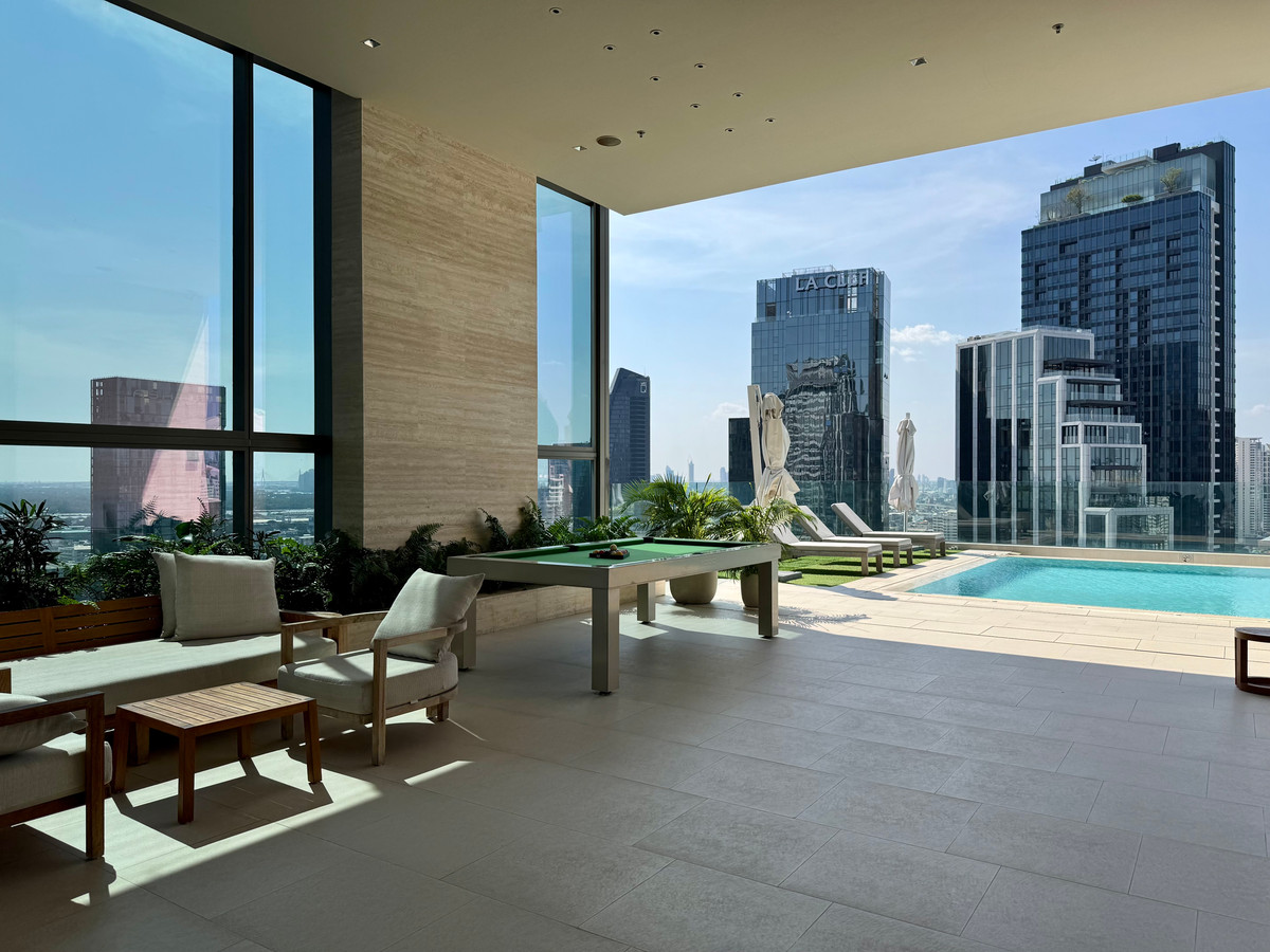 For SaleCondoSukhumvit, Asoke, Thonglor : Great Deal‼️ Brand New, High Floor, Pet freindly✨Luxury Condo @ The Strand Thonglor, 70m from BTS