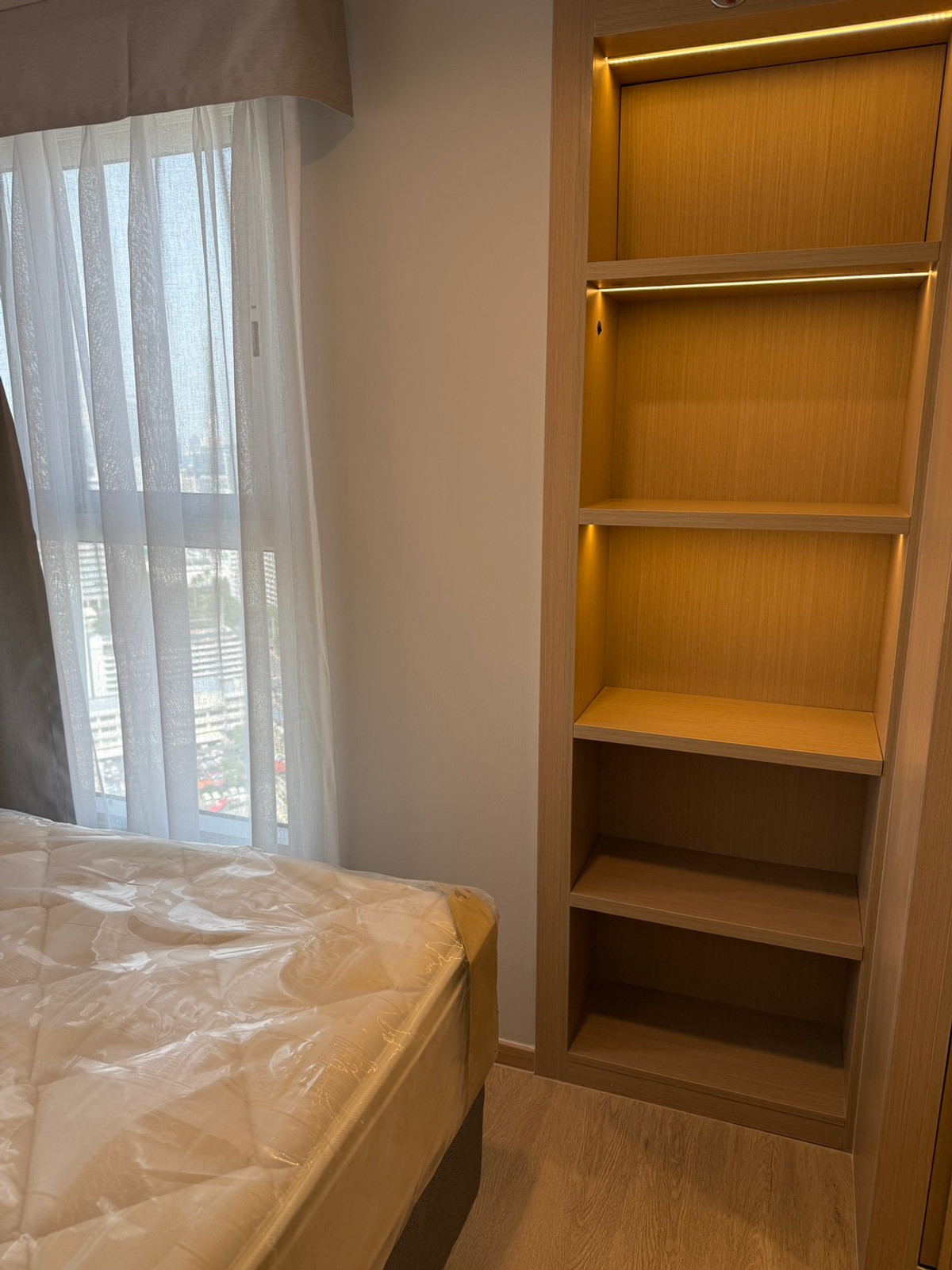 For RentCondoSiam Paragon ,Chulalongkorn,Samyan : 2 floors, 2 bedrooms, for rent, feels like home, Chula location, central area open 24 hours.