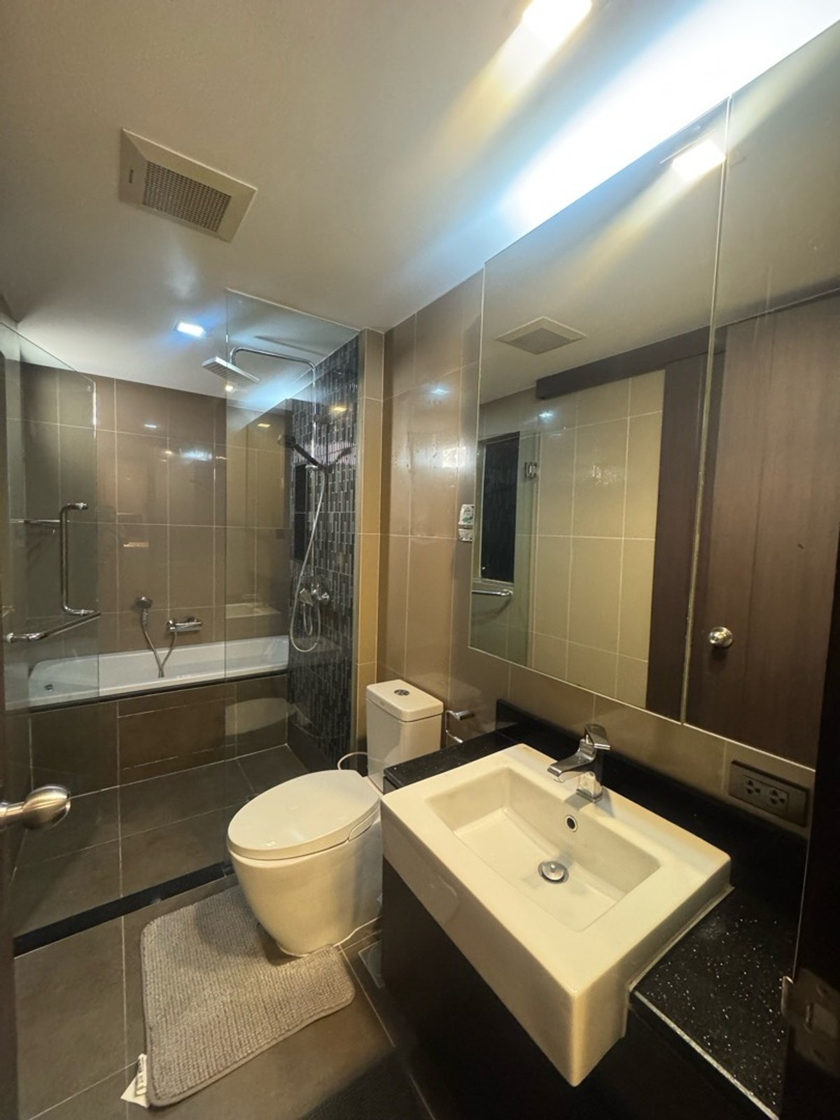 For RentCondoSukhumvit, Asoke, Thonglor : 🔥For Rent Now! 🔥Tidy Thonglor, 1 Bedroom, 1 Bathroom. Fully Furnished and Equipped. Ready to Move In Immediately!