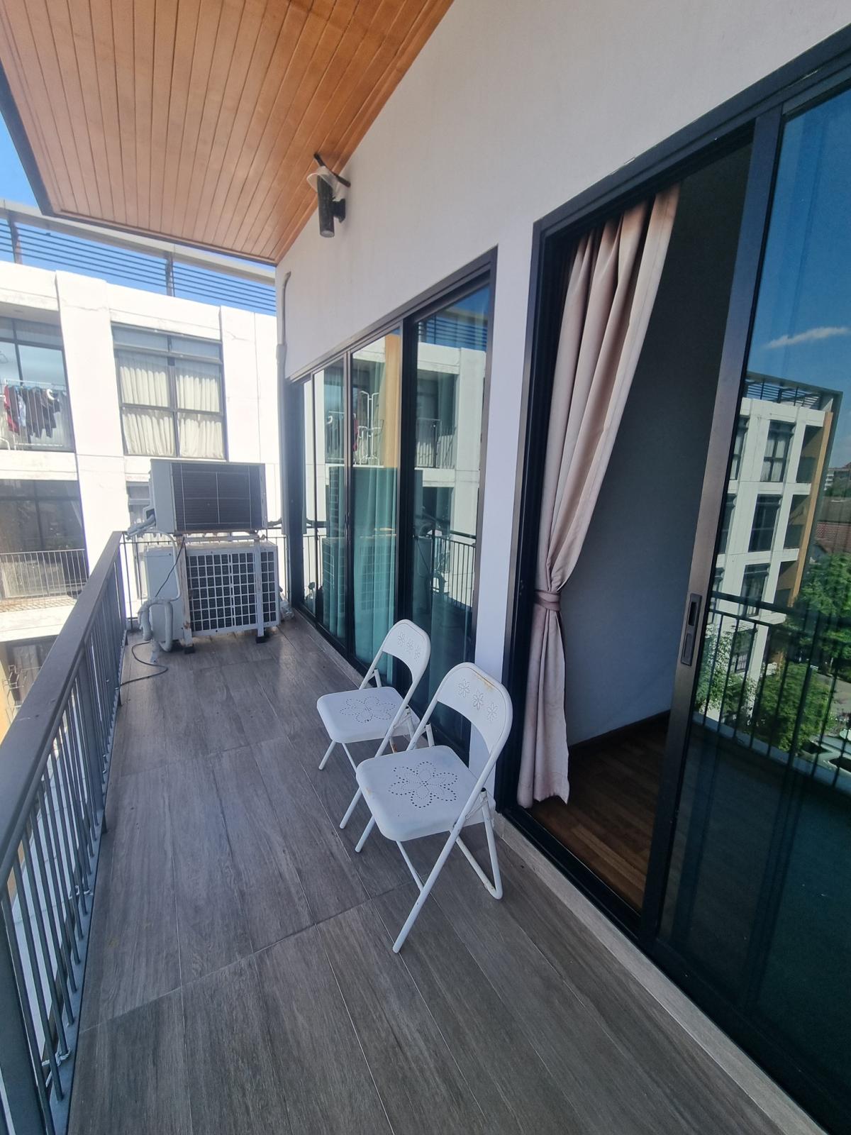 ให้เช่าทาวน์โฮมลาดพร้าว เซ็นทรัลลาดพร้าว : เช่าทาวน์โฮม 3 ห้องนอน ลาดพร้าว ใกล้เมือง พร้อมอยู่ 60,000 บาท/เดือน บ้านสวยราคาดี ทำเลทอง ตอบโจทย์ครอบครัวใหญ่!