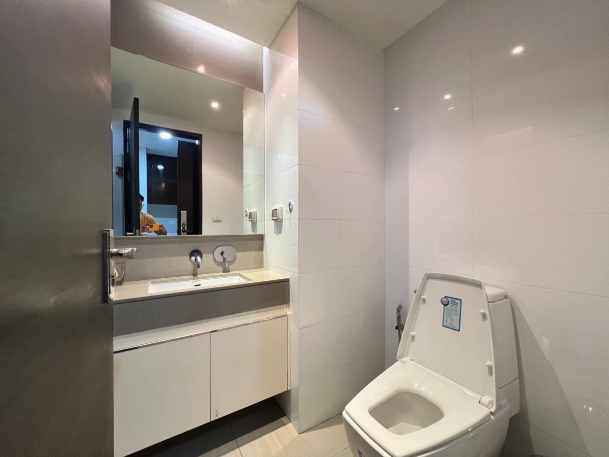 For SaleCondoRatchathewi,Phayathai : Luxury condo with 2 bedrooms in the heart of RatchathewiNear BTS, Siam Paragon starting from only 7.49 million!