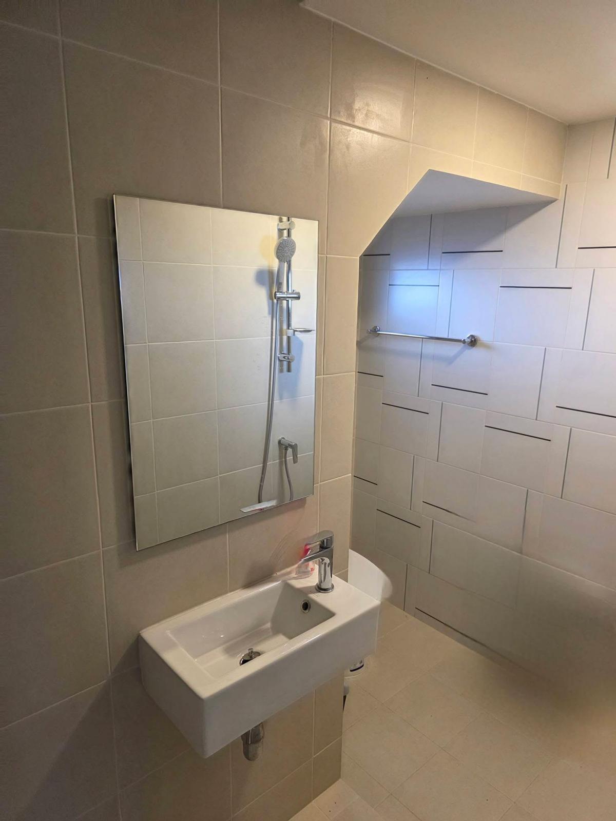 For RentTownhomeLadprao101, Happy Land, The Mall Bang Kapi : Townhome for rent, 3 bedrooms, next to Lat Phrao 101 Price only 20,000 baht/month, fully furnished!