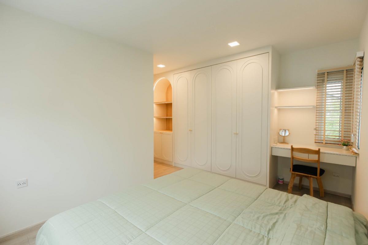 For SaleHouseBangna, Bearing, Lasalle : Modern style house, 3 bedrooms, 3 bathrooms, convenient transportation in the heart of Srinakarin. Selling for 9 million or renting for 75,000 baht per month, perfect for every lifestyle.