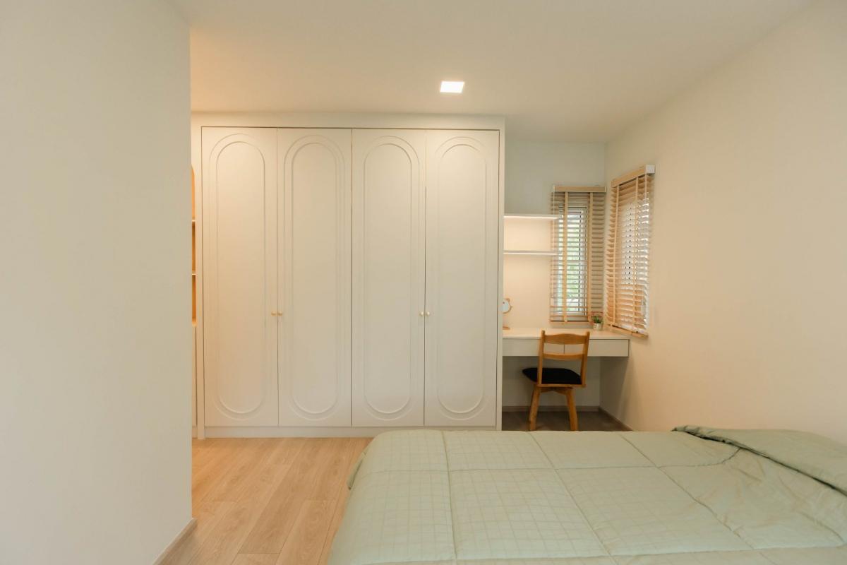 For SaleHouseBangna, Bearing, Lasalle : Modern style house, 3 bedrooms, 3 bathrooms, convenient transportation in the heart of Srinakarin. Selling for 9 million or renting for 75,000 baht per month, perfect for every lifestyle.