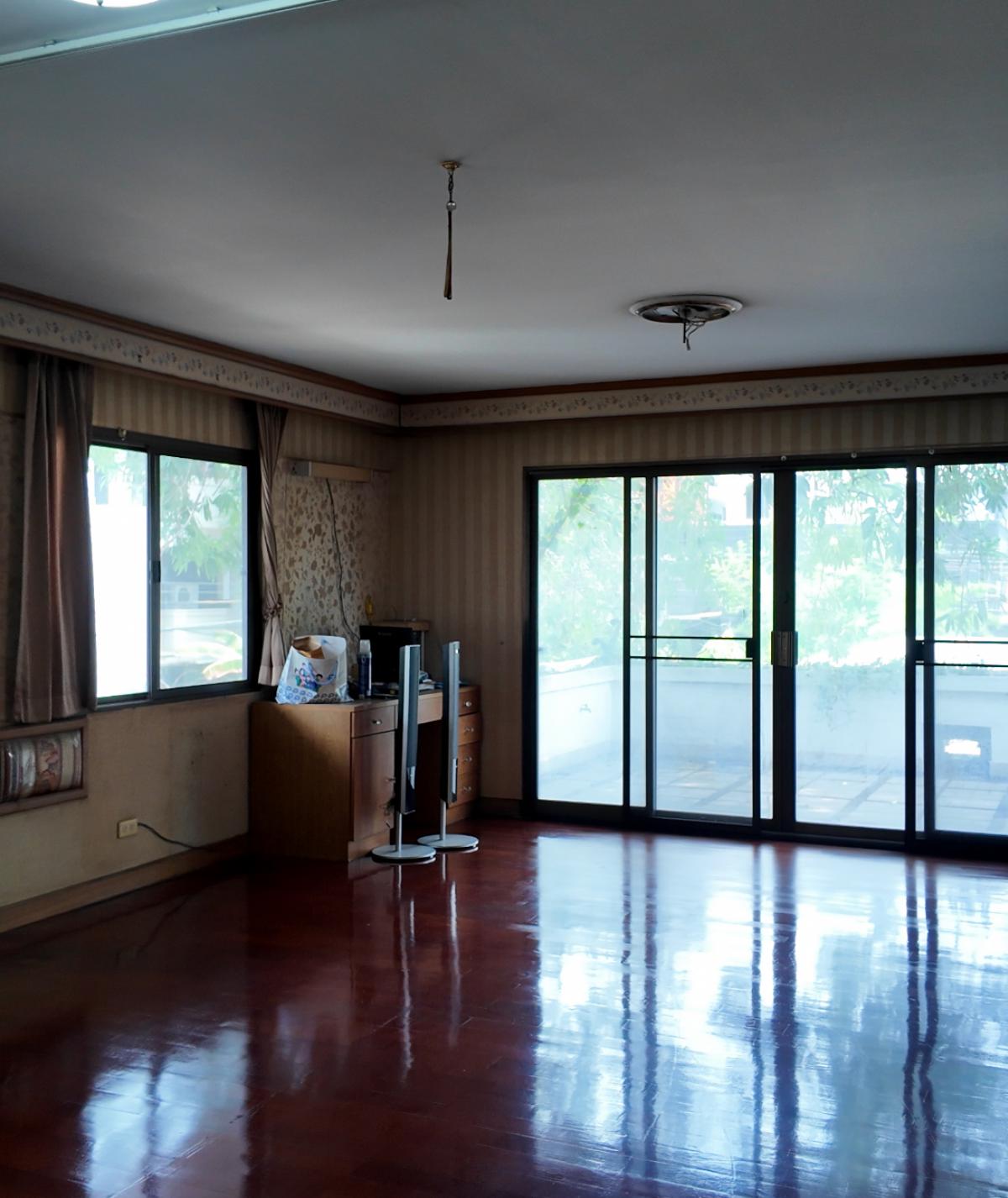 ขายบ้านรามคำแหง หัวหมาก : 28/02/2026, บ้านหรูใจกลางทาวน์อินทาวน์ 8 ห้องนอน พร้อมที่ดิน 1 ไร่ โอกาสลงทุนสุดพรีเมียม ทำเลดี เชื่อมต่อถนนหลักหลายสาย