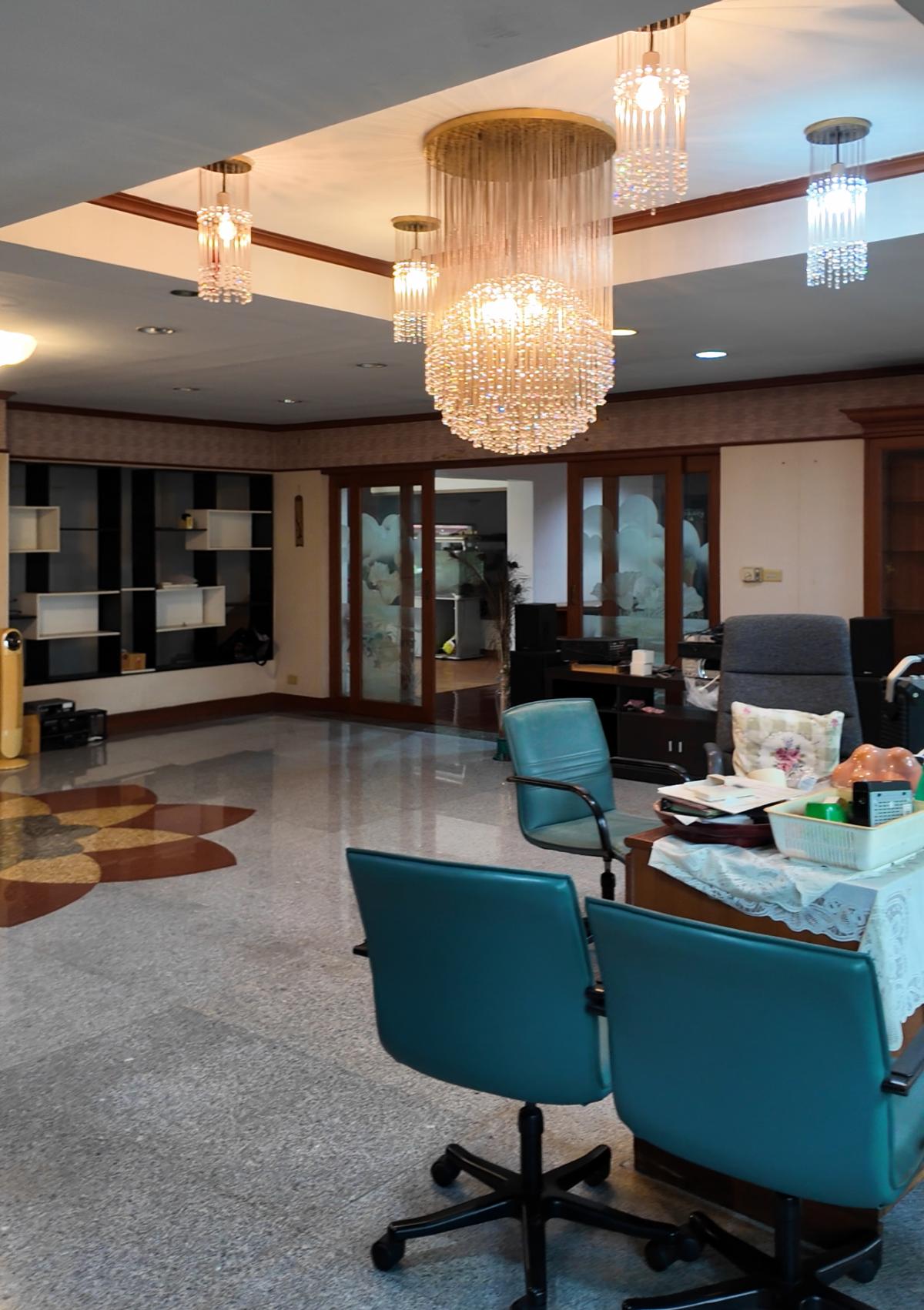 ขายบ้านรามคำแหง หัวหมาก : 28/02/2026, บ้านหรูใจกลางทาวน์อินทาวน์ 8 ห้องนอน พร้อมที่ดิน 1 ไร่ โอกาสลงทุนสุดพรีเมียม ทำเลดี เชื่อมต่อถนนหลักหลายสาย