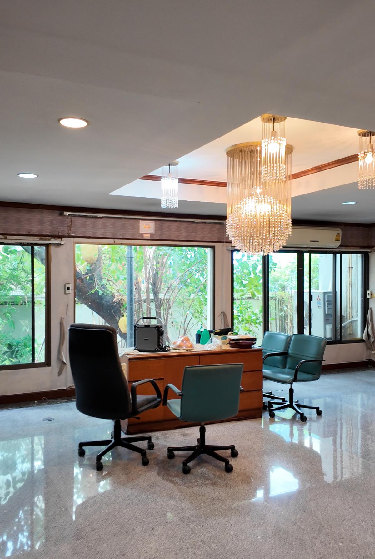 ขายบ้านรามคำแหง หัวหมาก : 28/02/2026, บ้านหรูใจกลางทาวน์อินทาวน์ 8 ห้องนอน พร้อมที่ดิน 1 ไร่ โอกาสลงทุนสุดพรีเมียม ทำเลดี เชื่อมต่อถนนหลักหลายสาย