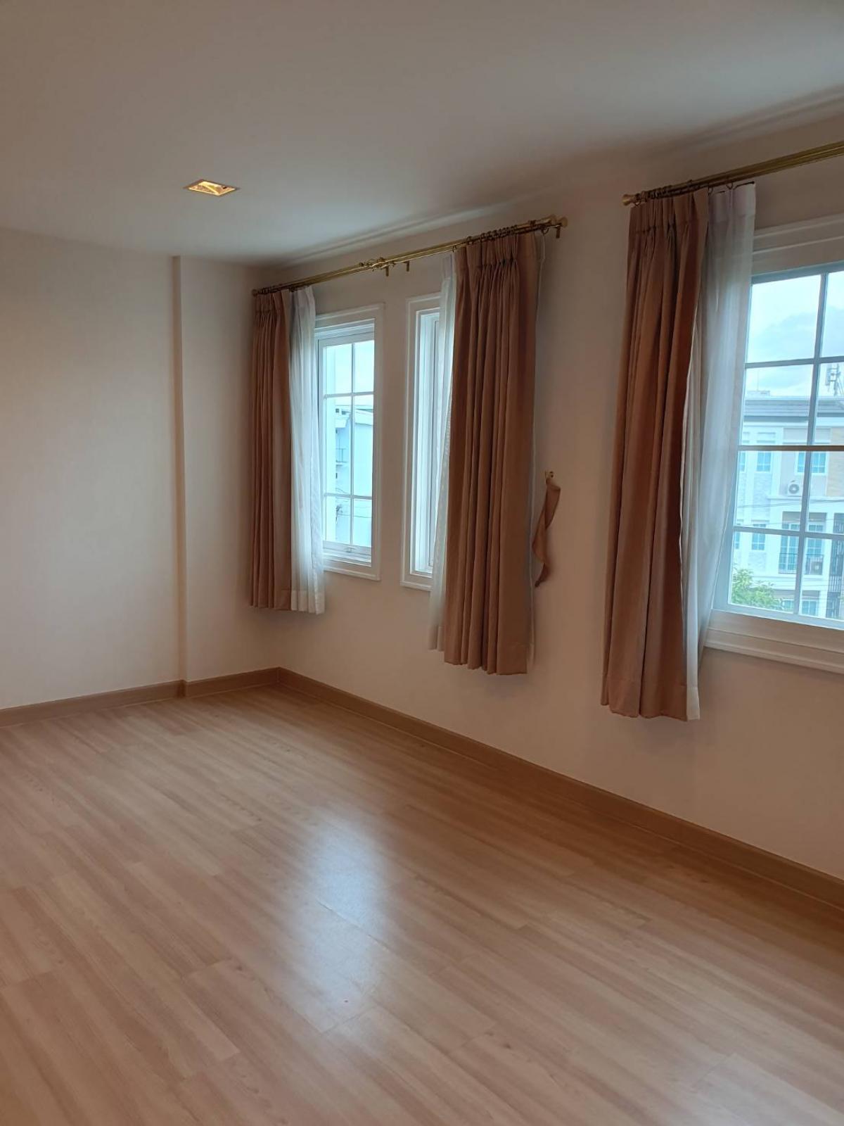 ขายทาวน์โฮมอ่อนนุช อุดมสุข : 28/02/2026, The Master@BTS Udomsuk 3 ห้องนอน 266 ตรม. ใกล้ BTS อุดมสุข พร้อมอยู่ บนที่ดิน 22.1 ตร.วา ราคาพิเศษ 14.99 ล้าน