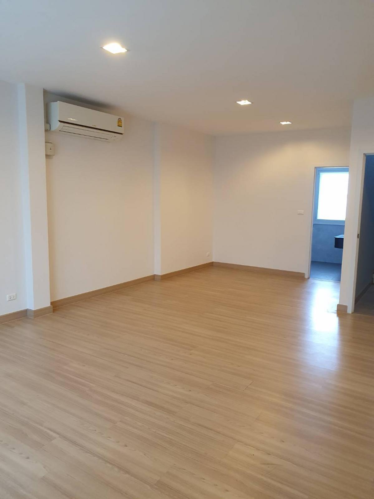 ขายทาวน์โฮมอ่อนนุช อุดมสุข : 28/02/2026, The Master@BTS Udomsuk 3 ห้องนอน 266 ตรม. ใกล้ BTS อุดมสุข พร้อมอยู่ บนที่ดิน 22.1 ตร.วา ราคาพิเศษ 14.99 ล้าน