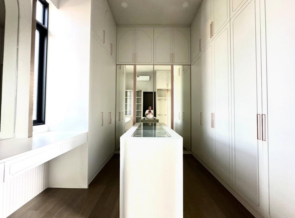 For SaleHouseKasetsart, Ratchayothin : Luxurious pool villa with 5 bedrooms, area 700 sq m. Location in the heart of Ramintra, near the BTS, price 65 million baht.