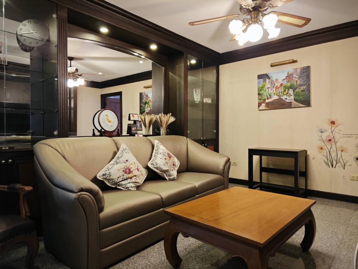 For SaleCondoRatchathewi,Phayathai : 07/03/2026, Centurion Park Ari condo, 2 bedrooms, 129 sq.m. priced at only 12.9 million!Located near Ari BTS with complete facilities!