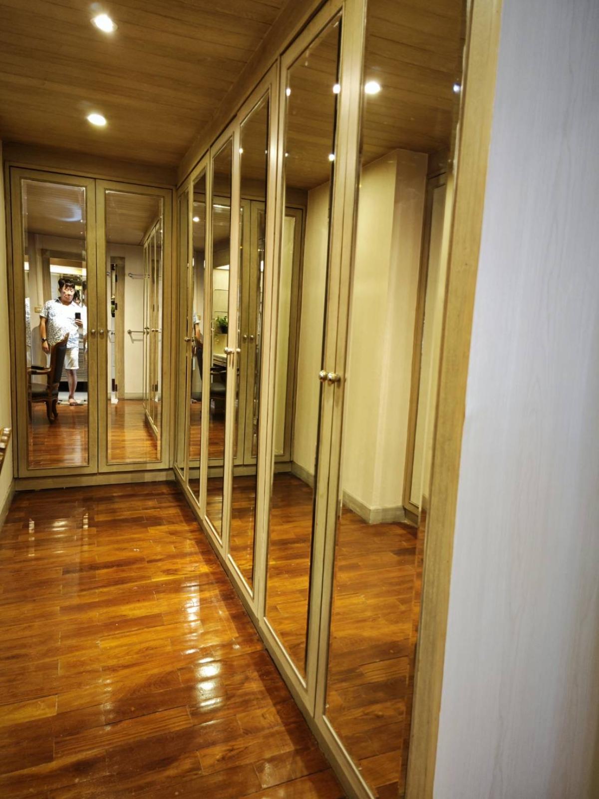 For SaleCondoRatchathewi,Phayathai : 07/03/2026, Centurion Park Ari condo, 2 bedrooms, 129 sq.m. priced at only 12.9 million!Located near Ari BTS with complete facilities!