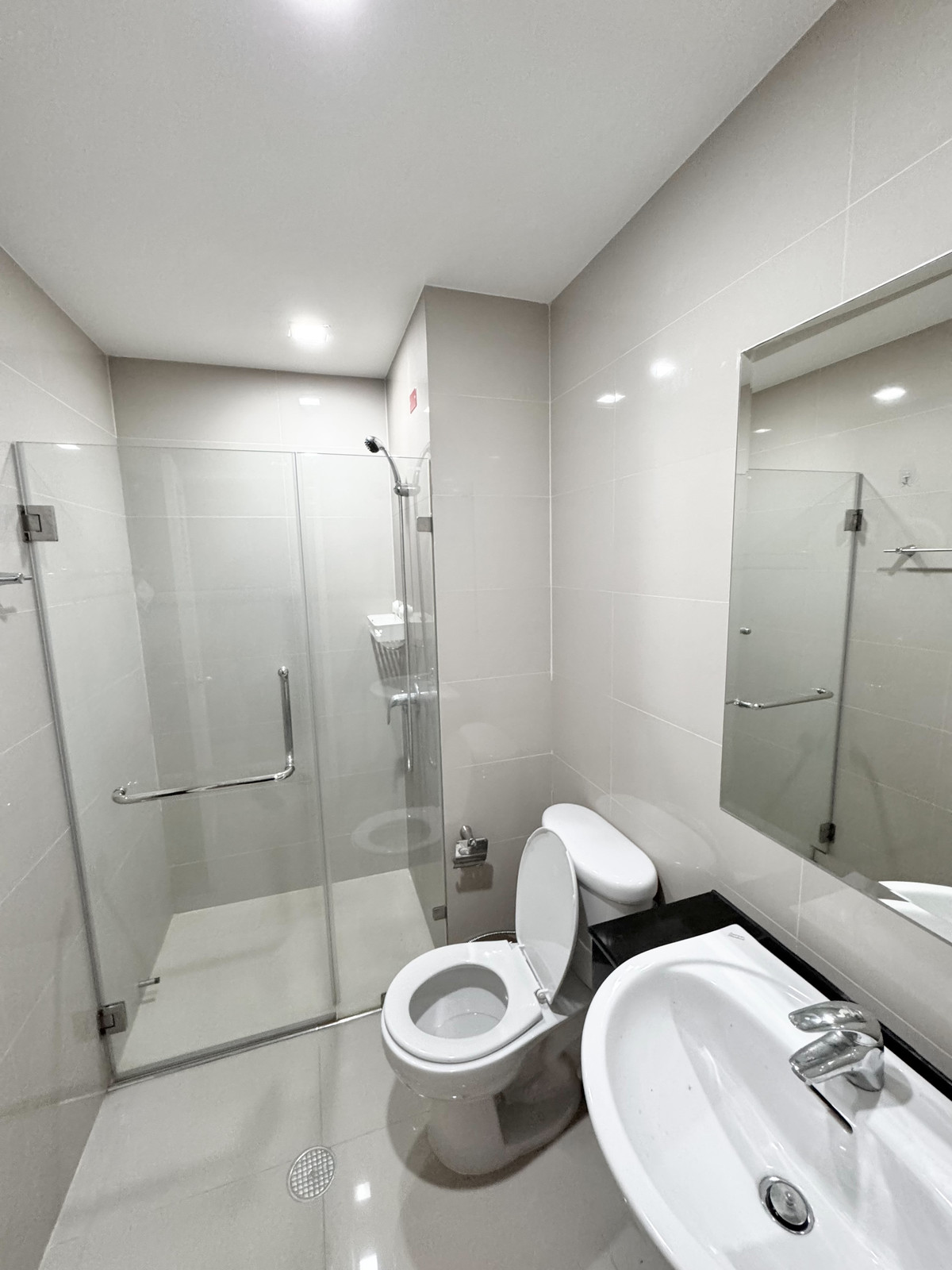 ให้เช่าคอนโดลาดกระบัง สุวรรณภูมิ : ให้เช่า ！！ คอนโด แอร์ลิงค์ เรสซิเดนซ์ (Airlink Residents) พร้อมอยู่ เครื่องใช้ไฟฟ้าครบครัน  2 ห้องนอน 2 ห้องน้ำ 