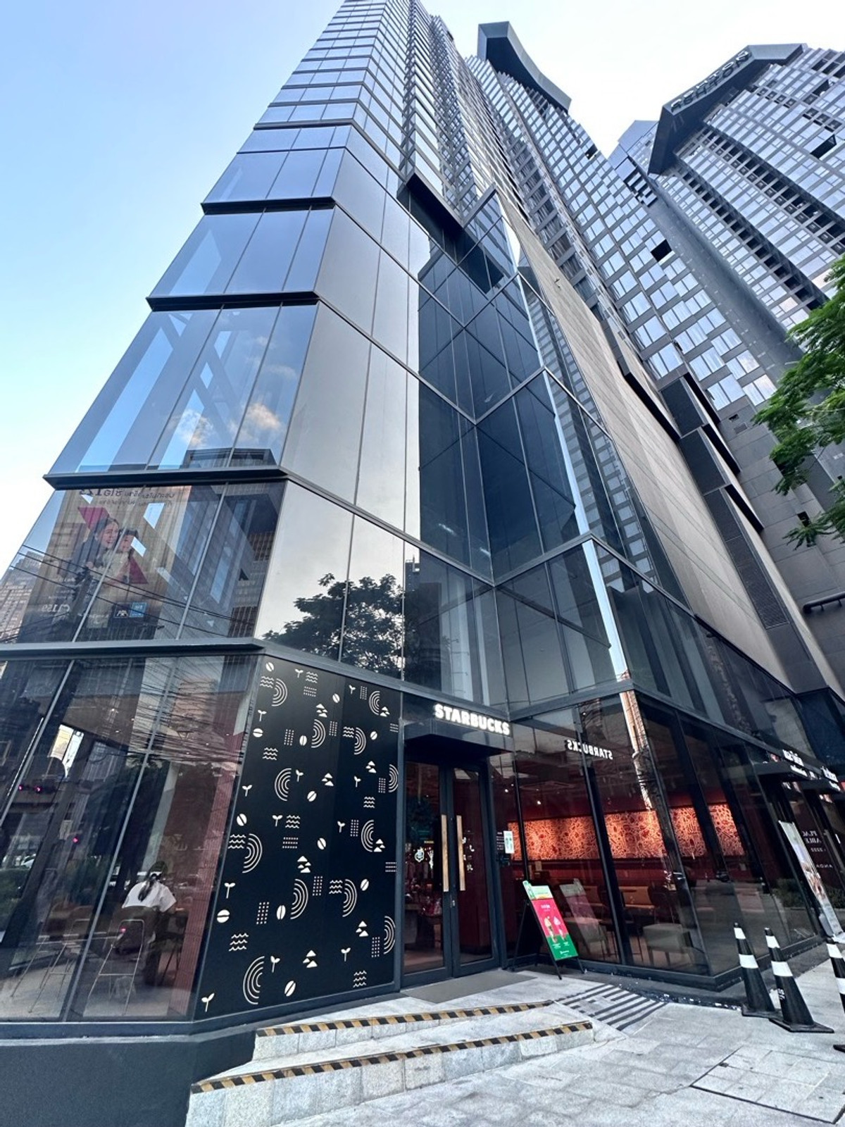 ขายร้านค้า/ตลาดนัดพระราม 8 สามเสน ราชวัตร : ขาย Retail Shop พร้อมผู้เช่า Starbucks | Ashton Asoke–Rama 9 แปลงมุม Prime Location หน้าคอนโด Luxury | 082-4499822