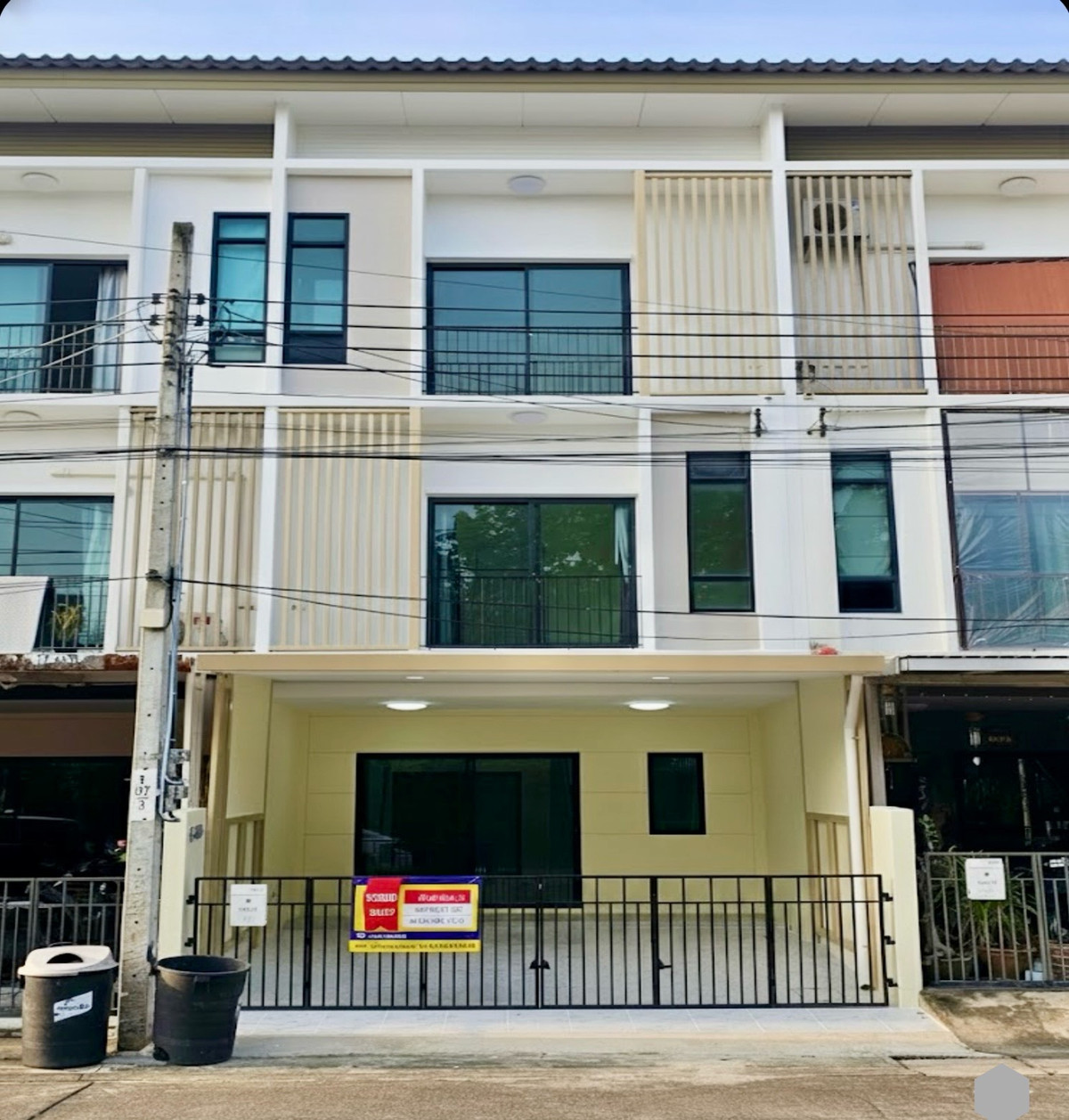 ขายทาวน์โฮมพัฒนาการ ศรีนครินทร์ : ขายด่วน ราคาดีมาก ทาวน์โฮม 3 ชั้น รีโนเวทใหม่ PATIO ศรีนครินทร์–พระราม 9 ทำเลกรุงเทพกรีฑา