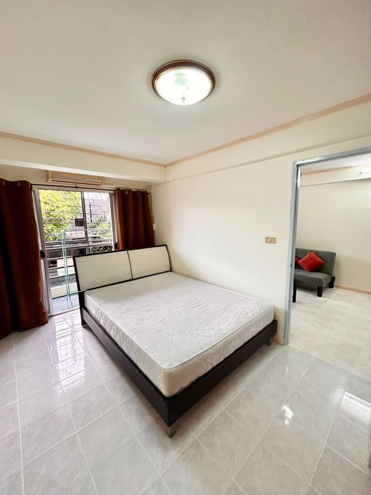 For RentCondoRama9, Petchburi, RCA : Condo for Rent: Duliya Charisma, near MRT Thailand Cultural Centre