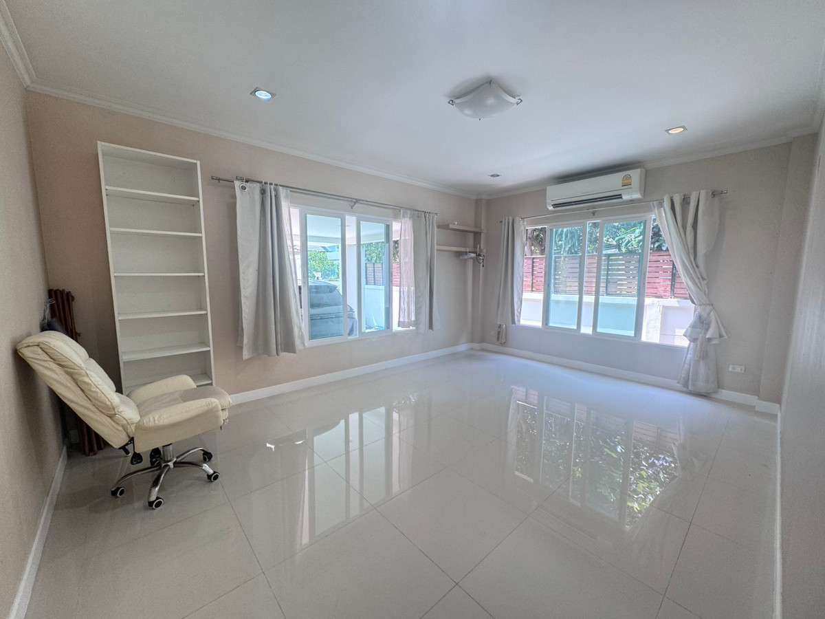 ให้เช่าบ้านพระราม 2 บางขุนเทียน : บ้านเดี่ยว The Grand Rama2 หมุ่บ้านสวย ติดถนนพระราม2 เฟอนิเจ้อครบ พร้อมให้เช่า สอบถามได้ครับ