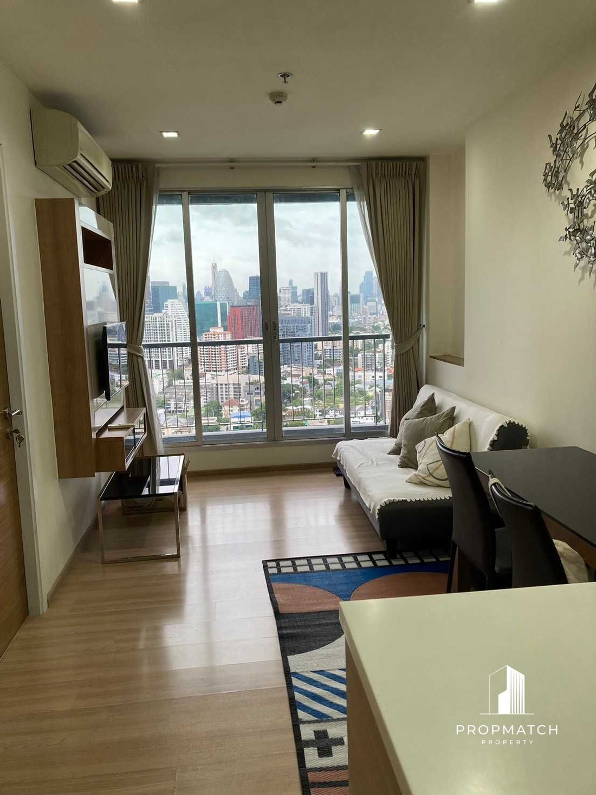 For RentCondoSapankwai,Jatujak : ✨Flash Deal ✨Rhythm Phahol-Ari( 1Bed 1Bath 45SQM.) Fully furnished, ready to move in!! Only 19,500 baht per month Tel.0981315848 @propmatch