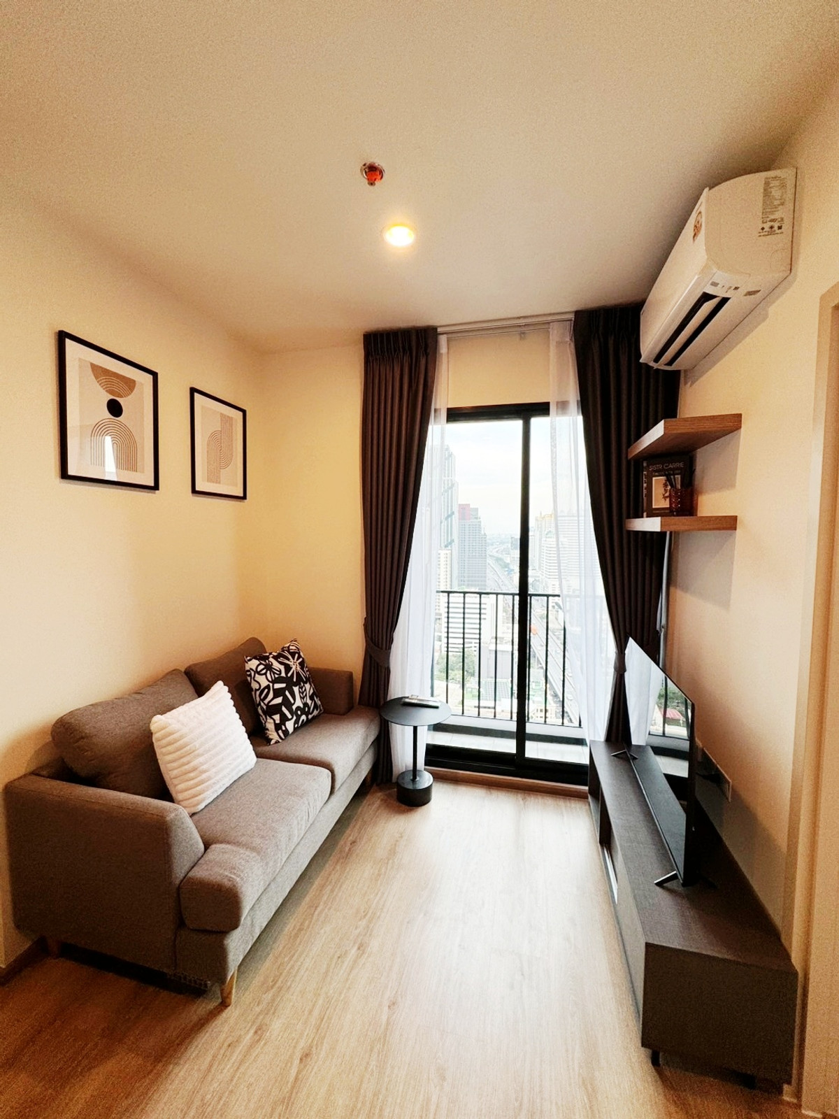 For RentCondoRama9, Petchburi, RCA : New condo for rent!!  Nue District R9