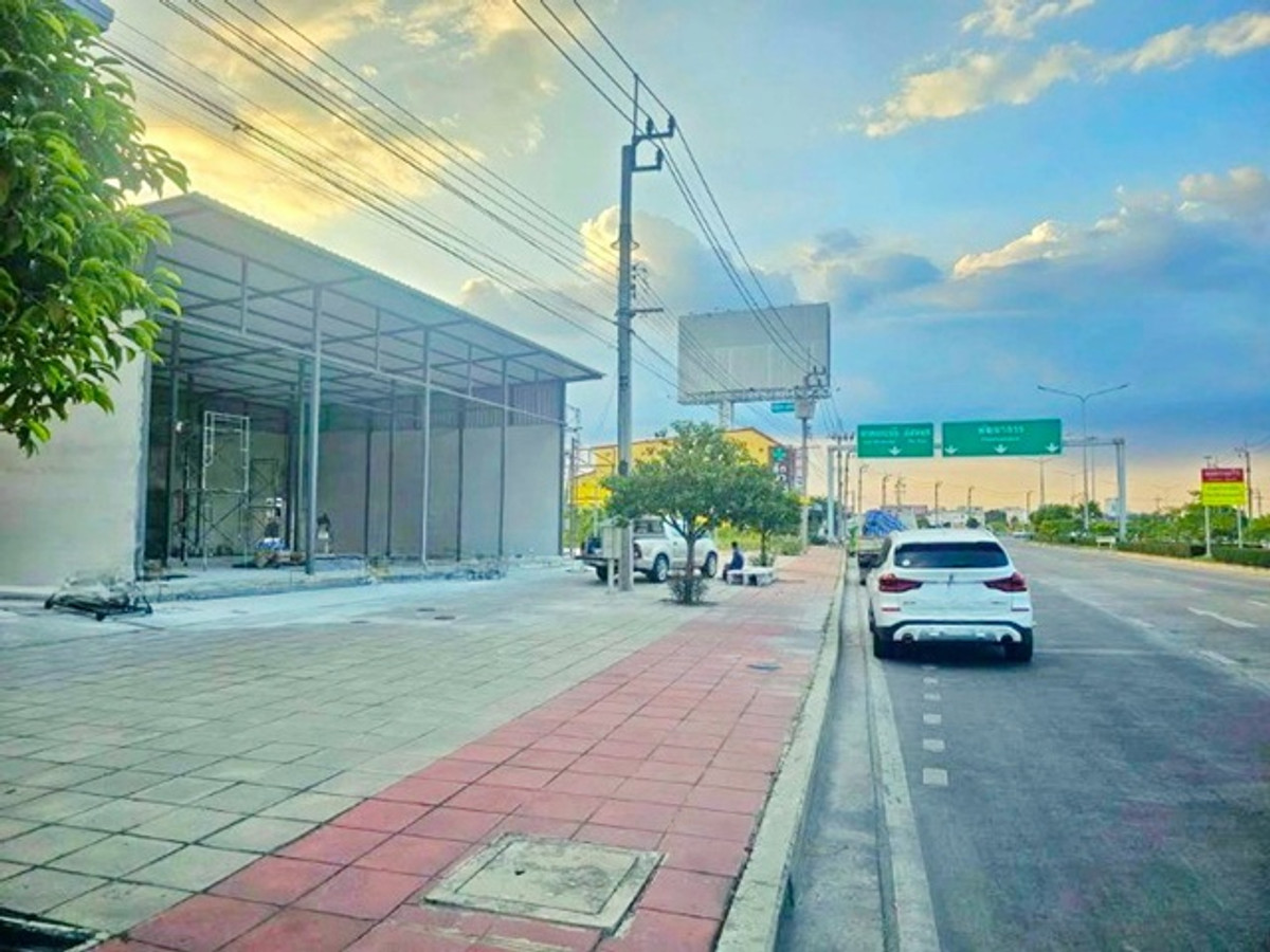 ให้เช่าอาคารพาณิชย์อ่อนนุช อุดมสุข : MRT ศรีนุช 1.6 กม.อ่อนนุช 66-72 อาคารพาณิชย์ 1ชั้น 4คูหา (แบ่งเช่าได้) 48 ตร.ม. 12 ตร.วา. โรบินสัน ศรีนครินทร์ 2.2 กม. ตลาดพัฒนาการ 1.8 กม.