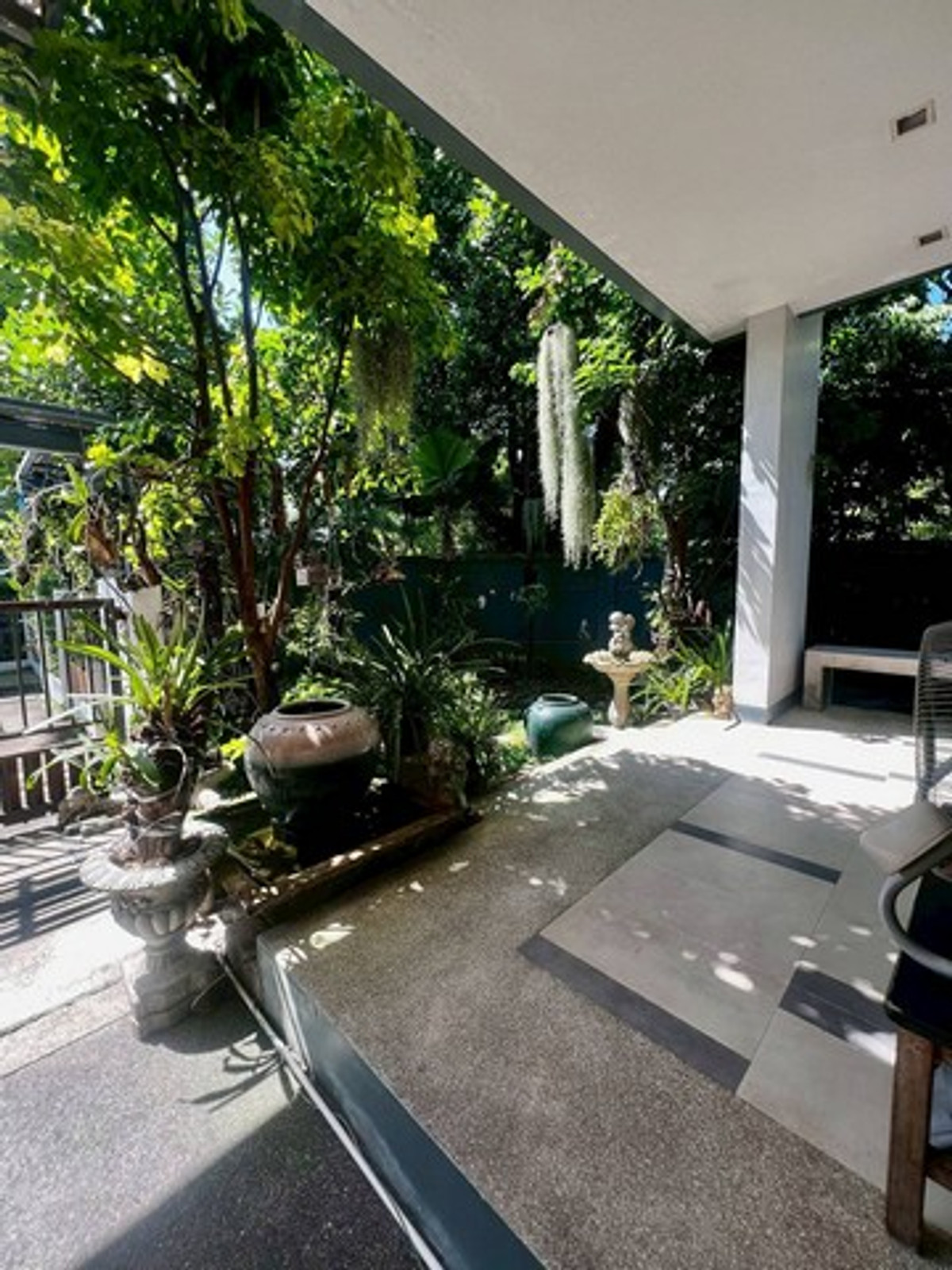 ขายบ้านพัฒนาการ ศรีนครินทร์ : ขายบ้านเดี่ยว หลังมุม พื้นที่ใหญ่79 ตารางวา 4ห้องนอน +ห้องแม่บ้านแบบแยก พร้อมสวนสวยมีพื้นที่สีเขียว สำหรับมุมพักผ่อน