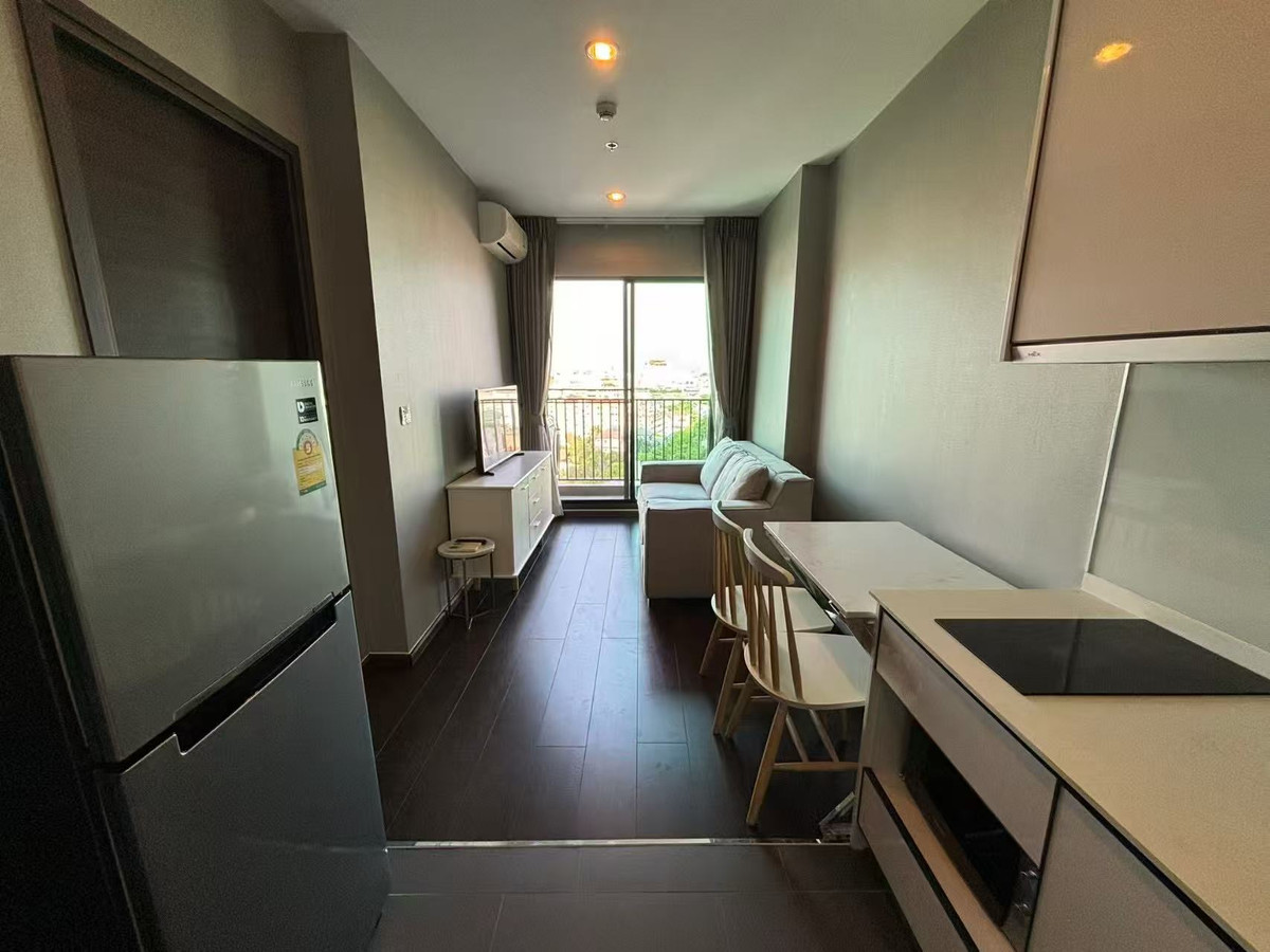 ขายคอนโดสุขุมวิท อโศก ทองหล่อ : C EKKAMAI One-Bedroom condo for Sale 3.2m!