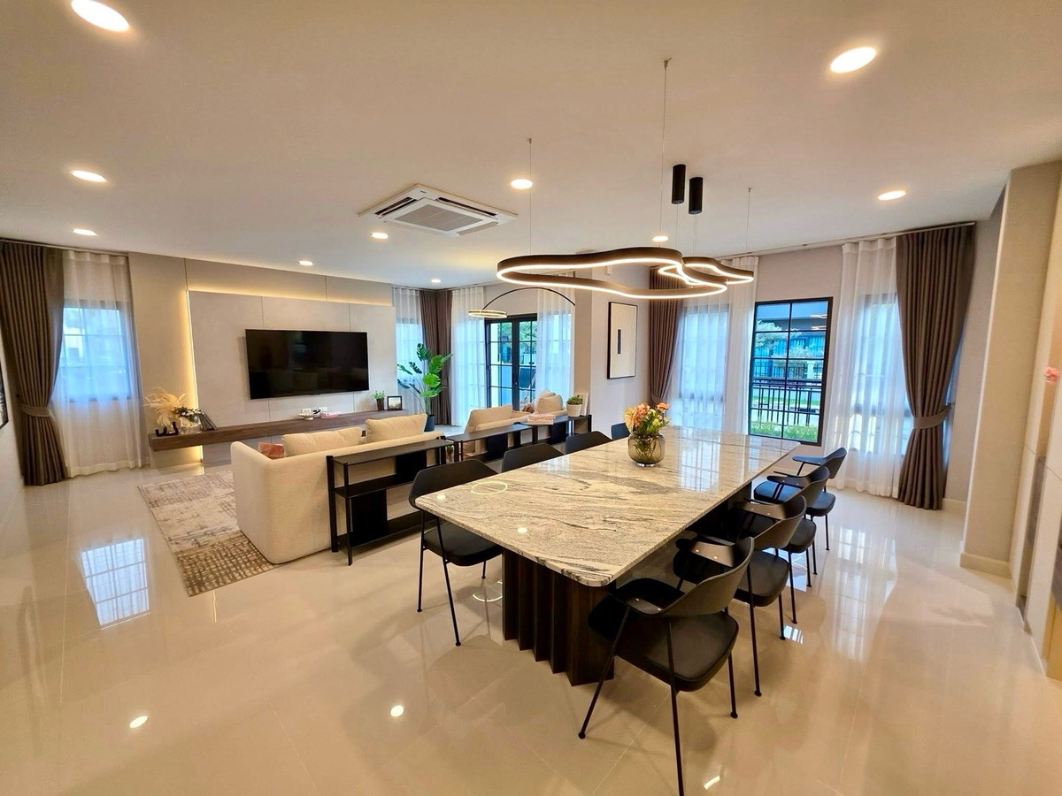 ให้เช่าบ้านบางนา แบริ่ง ลาซาล : 🌟ให้เช่าบ้านเดี่ยว Centro Bangna บ้านเดี่ยว 2 ชั้น4 ห้องนอน/ 5 ห้องน้ำ เฟส 2 บ้านไซส์ใหญ่สุดของโครงการ แปลงหัวมุมนอก ใกล้สวน💥ค่าเช่า 160,000 บาท/เดือน