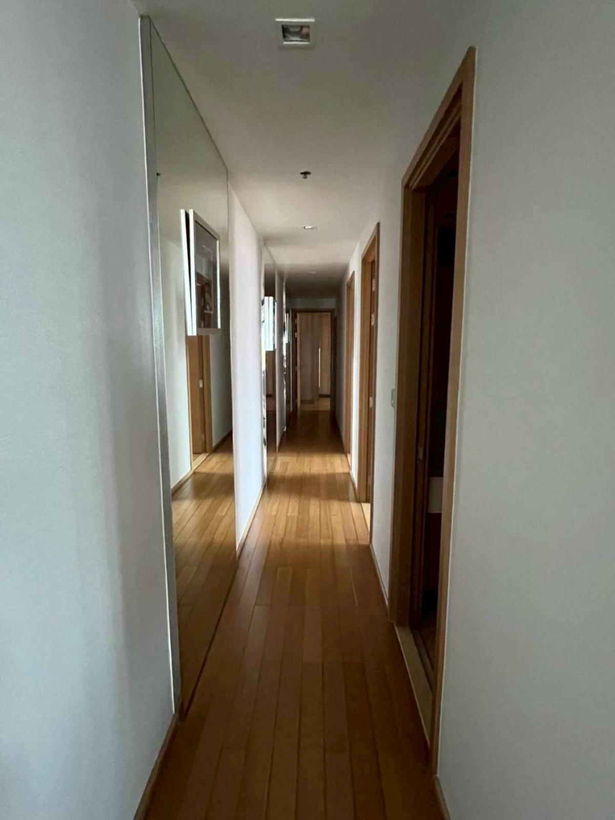 For RentCondoWitthayu, Chidlom, Langsuan, Ploenchit : Luxury condo for rent, Prive by Sansiri | Ploenchit ✨ Luxury condo in the heart of the city, near BTS Ploenchit, comfortable, private, suitable for executives & expats🏙 3 bedrooms | 4 bathrooms 📐 large size 156 sq m. | 10th floor