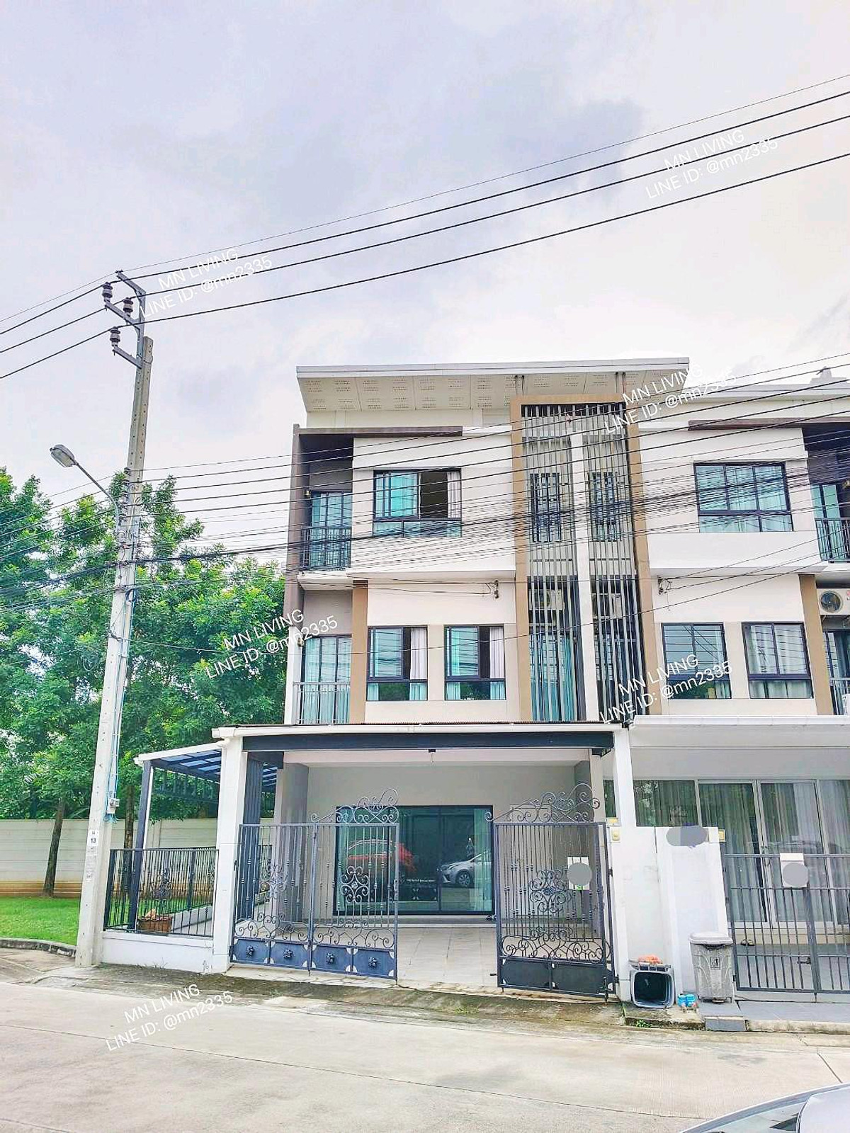 For RentTownhomeVipawadee, Don Mueang, Lak Si : 3-story townhome for rent, Patio Vibhavadi - Songprapa project, house on the edge of the house, has space on the side, beautiful house, ready to move in.