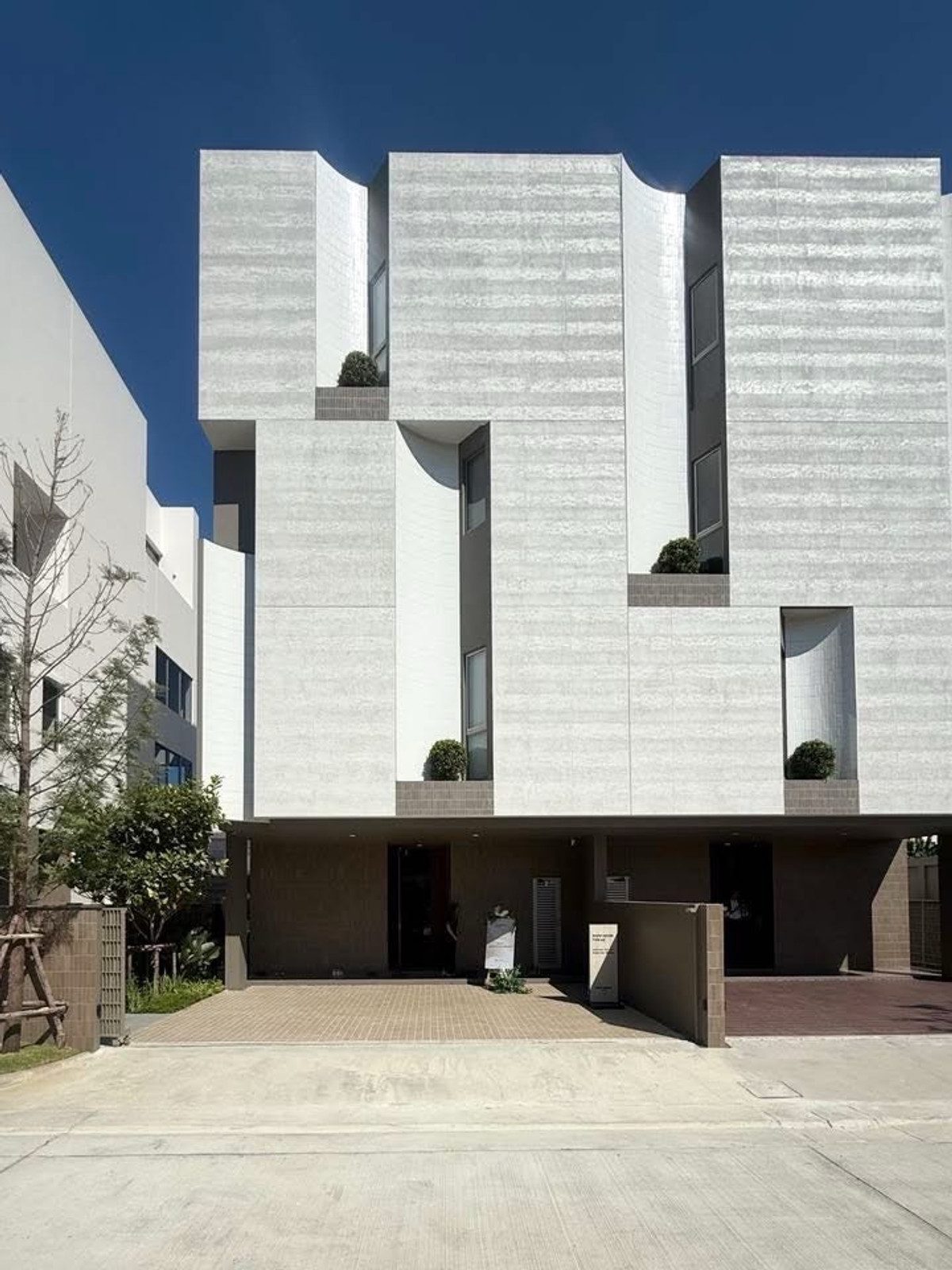 ขายบ้านบางนา แบริ่ง ลาซาล : บ้านหรู Providence Lane ลาซาล 5 นาทีถึงบางกอกพัฒนา