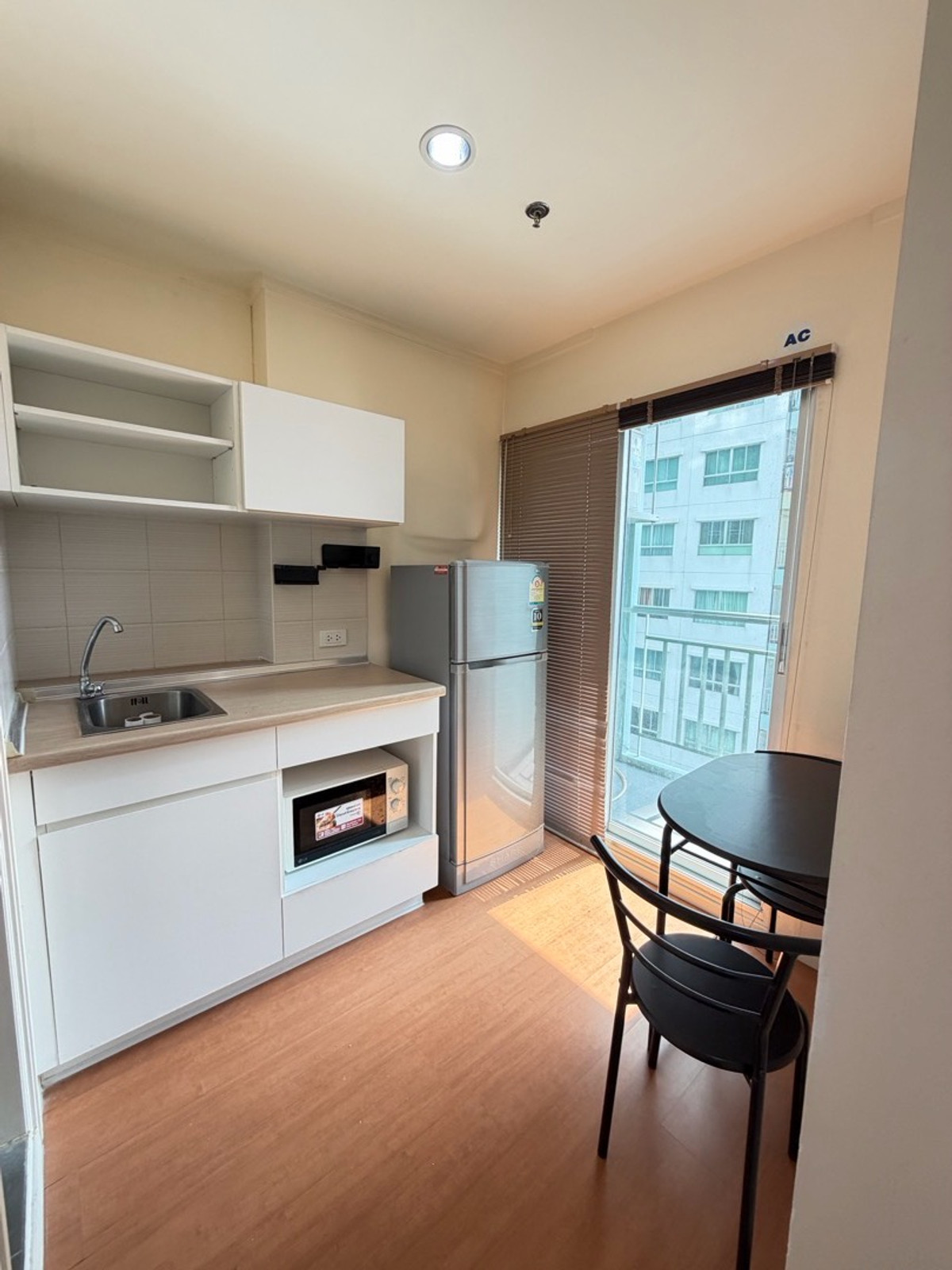 ให้เช่าคอนโดรัตนาธิเบศร์ สนามบินน้ำ พระนั่งเกล้า : ให้เช่า ลุมพินีพาร์ค รัตนาธิเบศร์ 6,000 บาท/เดือน ชั้น 12A 