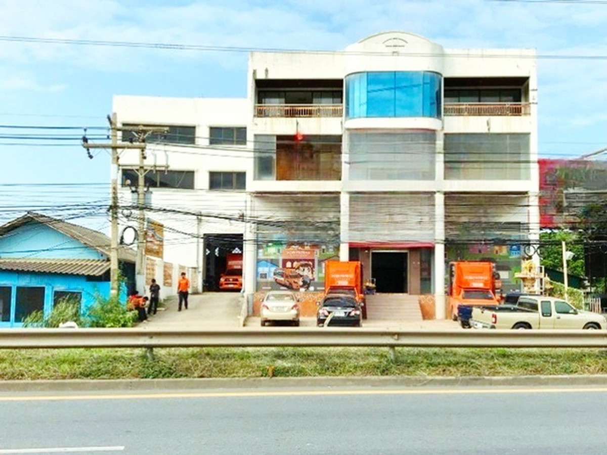 ให้เช่าอาคารพาณิชย์สระบุรี : หนองแค สระบุรี ปตท.สาขาหินกอง 2.5 กม. เช่าอาคารพาณิชย์ 3.5 ชั้น(มีชั้นลอย) ใหญ่ 175 ตร.วา. 2,400 ตร.ม.ติดถนน