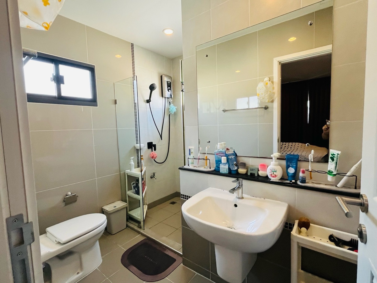 ขายบ้านมีนบุรี-ร่มเกล้า : ขาดทุน7แสน! บ้านใหม่ไม่ค่อยอยู่ ขายภัสสรรามคำแหง-ราษฎร์พัฒนา ซอยมิสทีน สวยเหมือนนางฟ้า ทำเลดีเดินทางสะดวกใกล้รถไฟฟ้า แอร์พอร์ตลิงค์ Top,7-11, Lotus ,JC รอบหมู่บ้าน