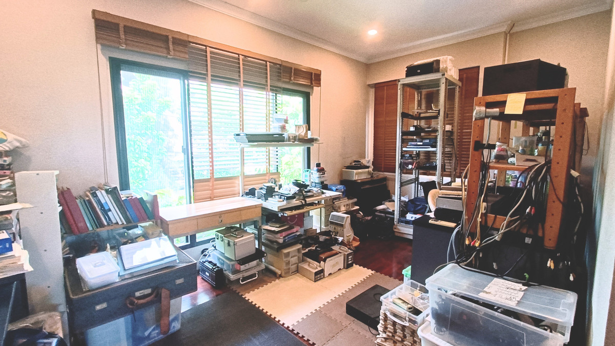 For RentHouseLadkrabang, Suwannaphum Airport : Single house for rent, back on the edge, not next to other houses on 3 sides, Perfect Masterpiece Sukhumvit 77, 87.1 sq m, north side, 4 bedrooms, 4 bathrooms, next to Robinson Lat Krabang, 10 minutes to the motorway and Suvarnabhumi Airport.