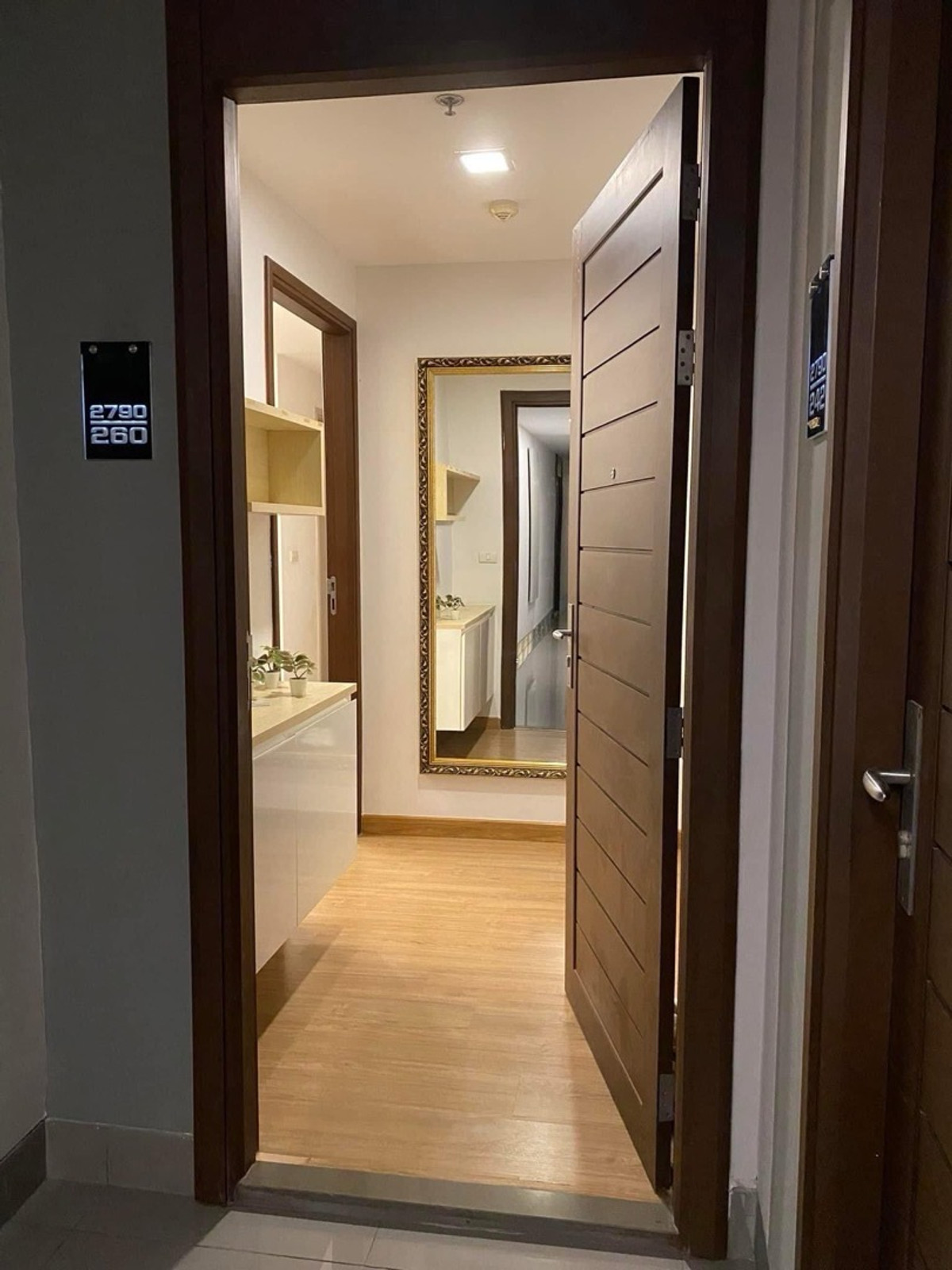 ให้เช่าคอนโดพระราม 9 เพชรบุรีตัดใหม่ RCA : ให้เช่า ทรู ทองหล่อ