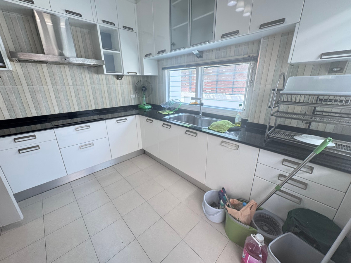 ให้เช่าบ้านพระราม 2 บางขุนเทียน : บ้านเดี่ยว The Grand Rama2 หมุ่บ้านสวย ติดถนนพระราม2 เฟอนิเจ้อครบ พร้อมให้เช่า สอบถามได้ครับ